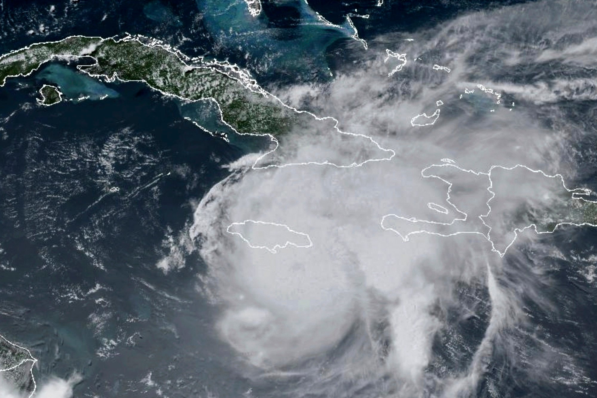 El huracán Beryl azota Jamaica en ruta hacia las Islas Caimán, México