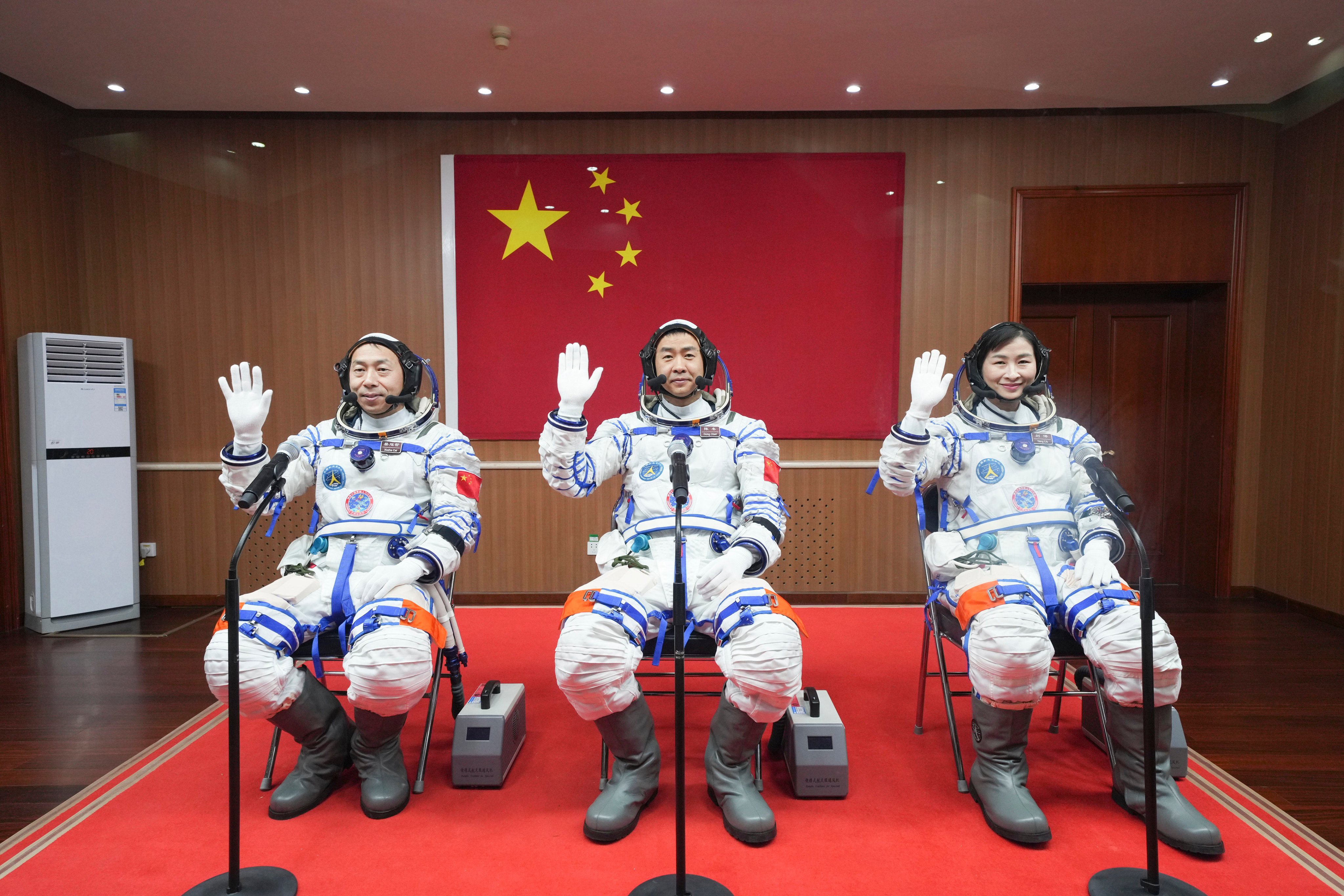 Liu Yang (right) became the first Chinese woman in space in 2012 as a crew member of Shenzhou-9. Photo: Xinhua