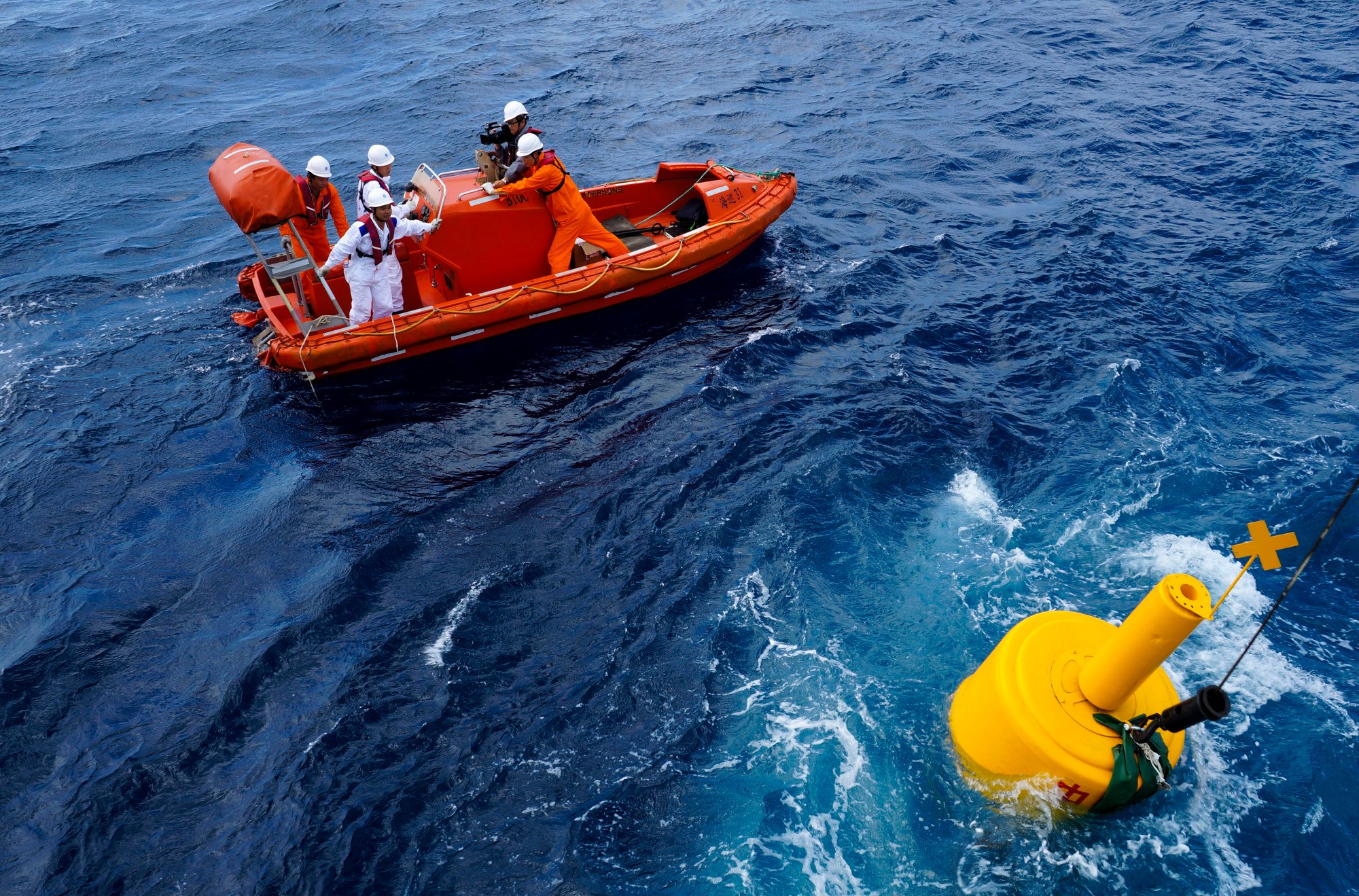 Japón quiere respuestas sobre boya china encontrada en aguas remotas en disputa