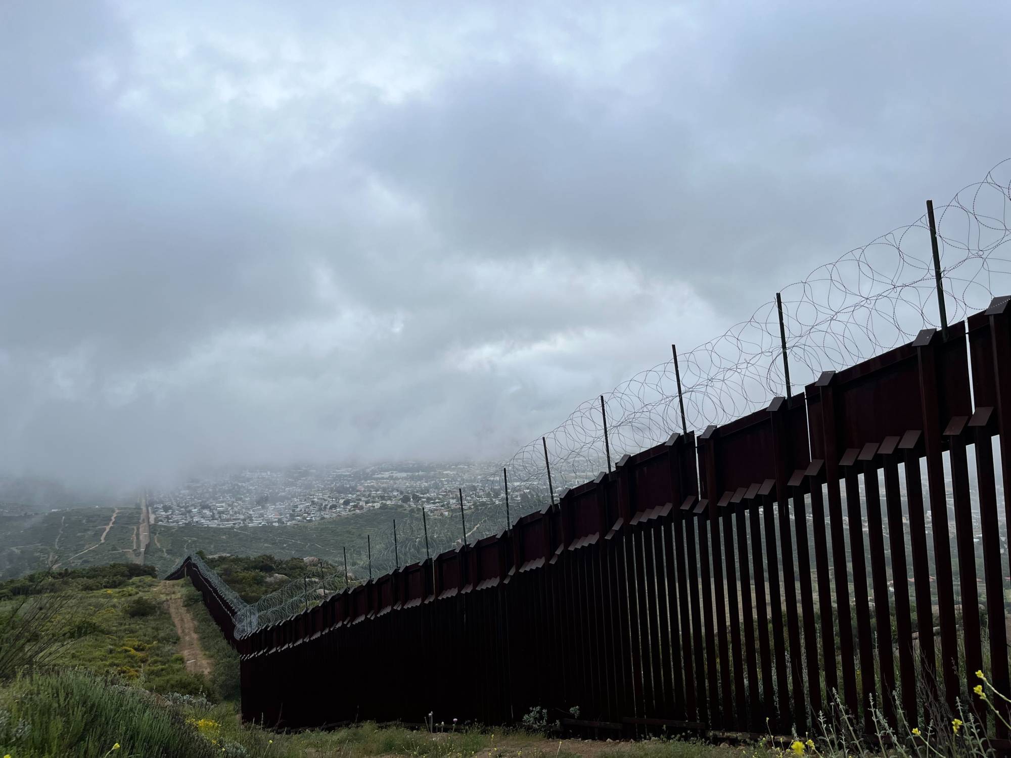 Riesgos y sueños acompañan a los migrantes chinos que cruzan la frontera sur hacia Estados Unidos