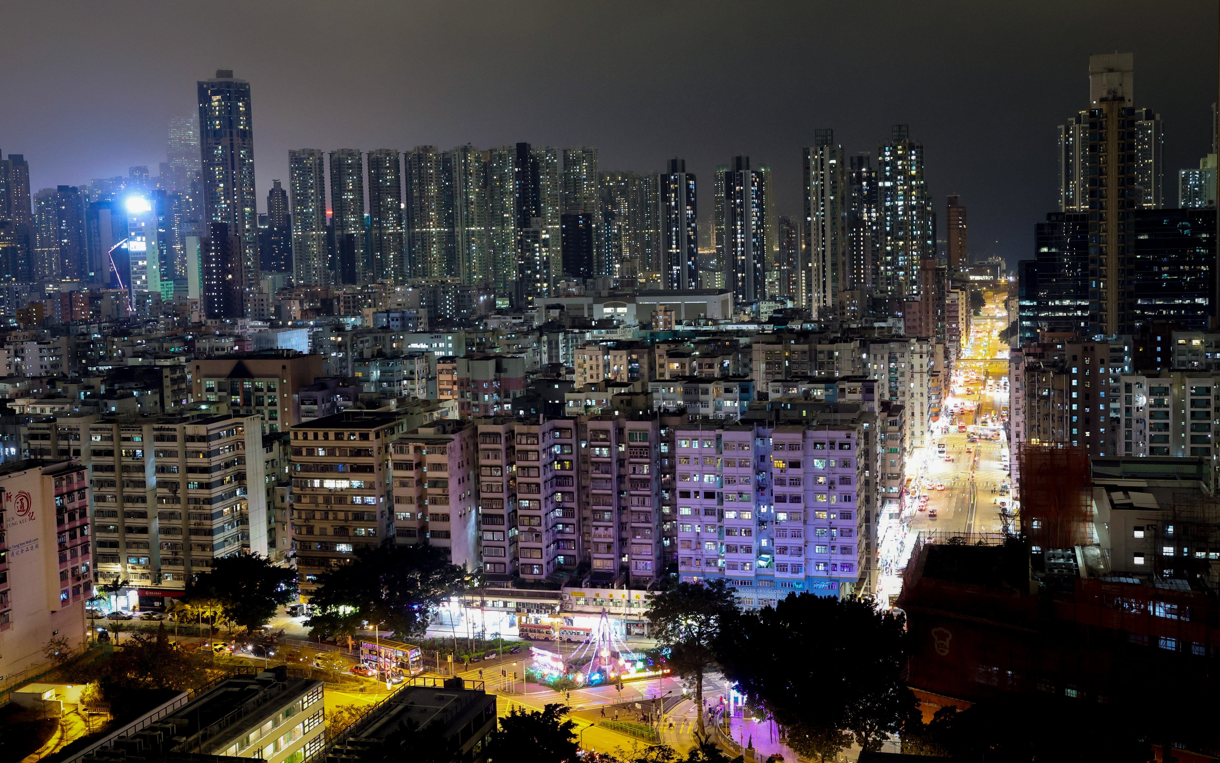 Some households in Sham Shui Po may have experienced lights dimming or flickering during the voltage dip, the utility has said. Photo: Edmond So