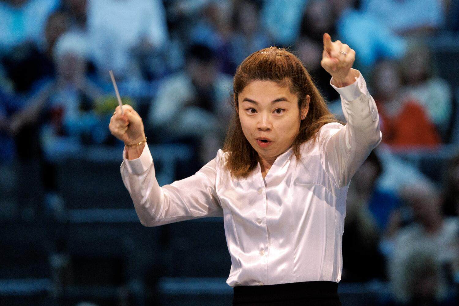 Elim Chan conducts the Los Angeles Philharmonic at the Hollywood Bowl on July 9, 2024. Photo: TNS