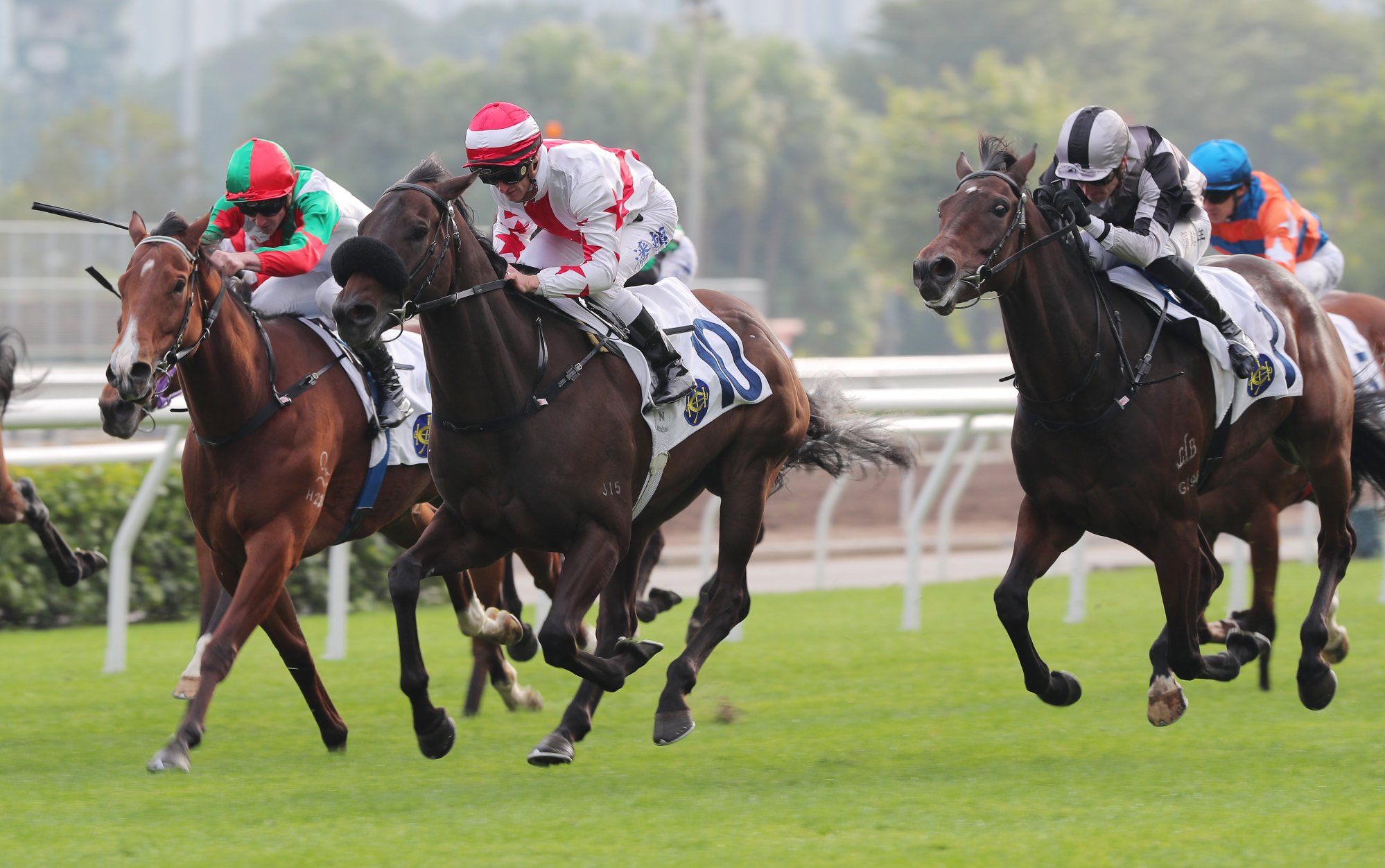 Zac Purton guides Fighting Machine to victory at Sha Tin in December.