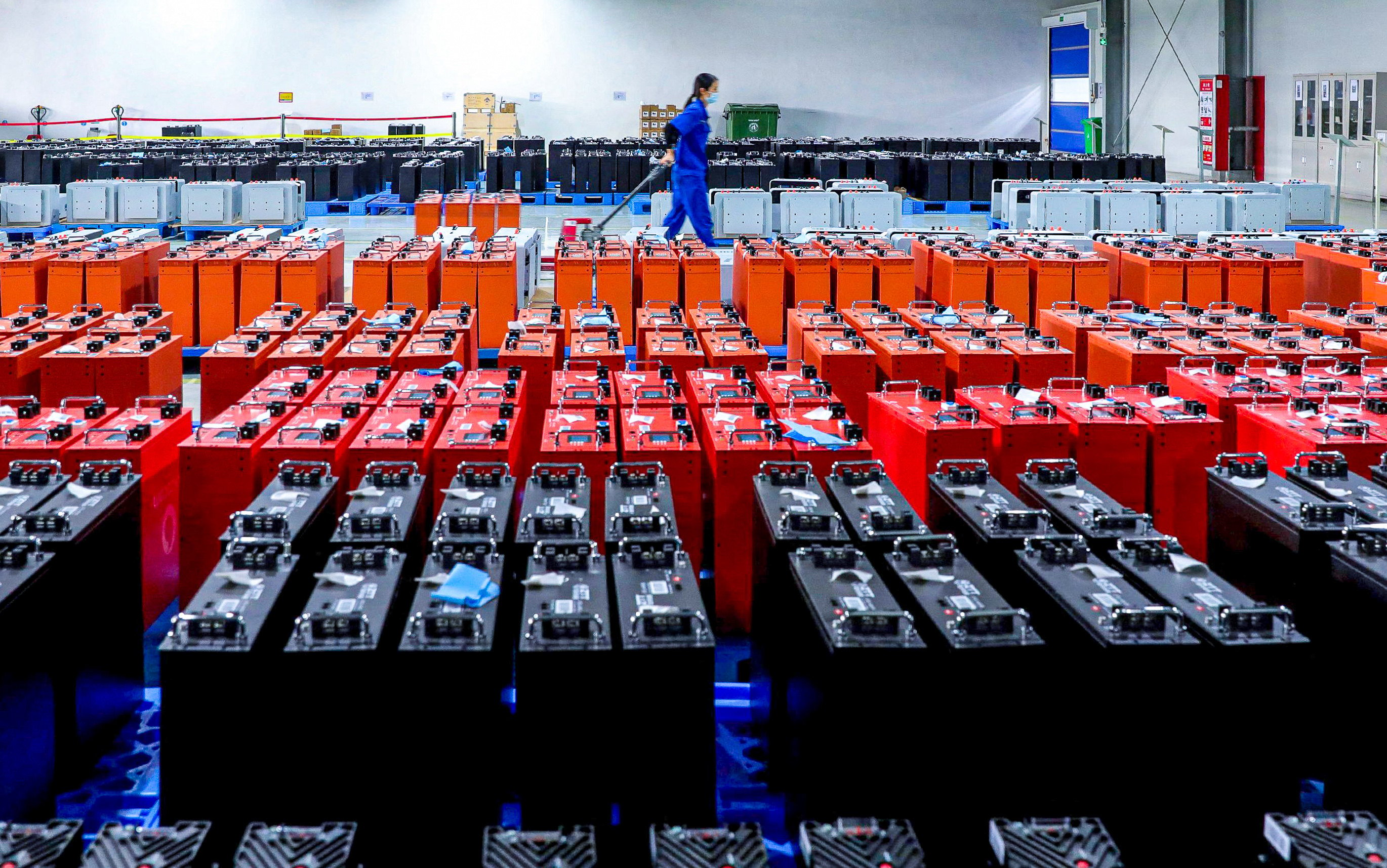 This photo taken on June 11, 2024 shows an employee working at a factory that produces lithium battery for export in Huaibei, in eastern China’s Anhui province. Photo: AFP