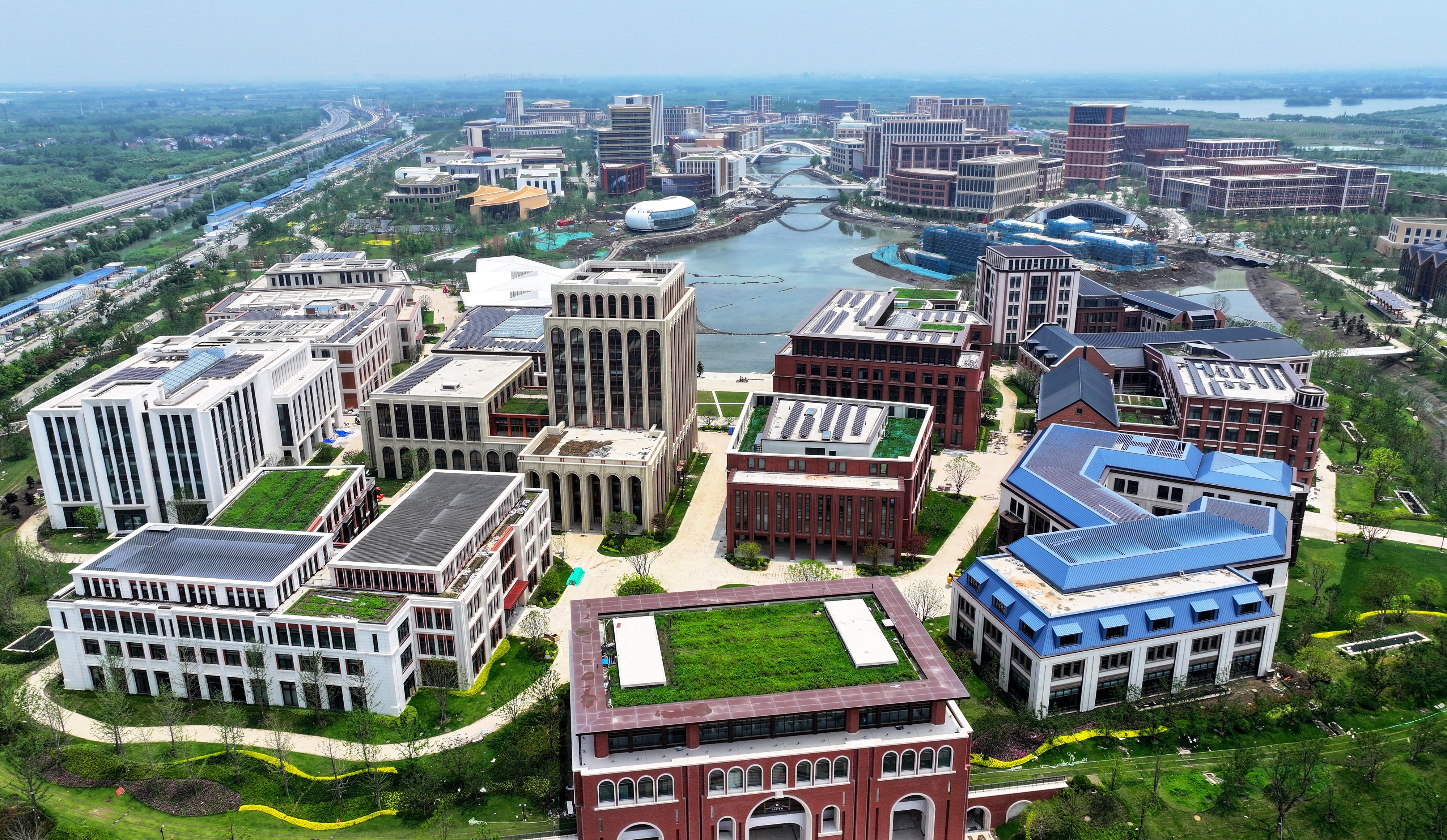 Around 30,000 research and development personnel are expected to move into Huawei Technologies’ new Shanghai campus, which will start operations this year. Photo: Costfoto/NurPhoto via Getty Images