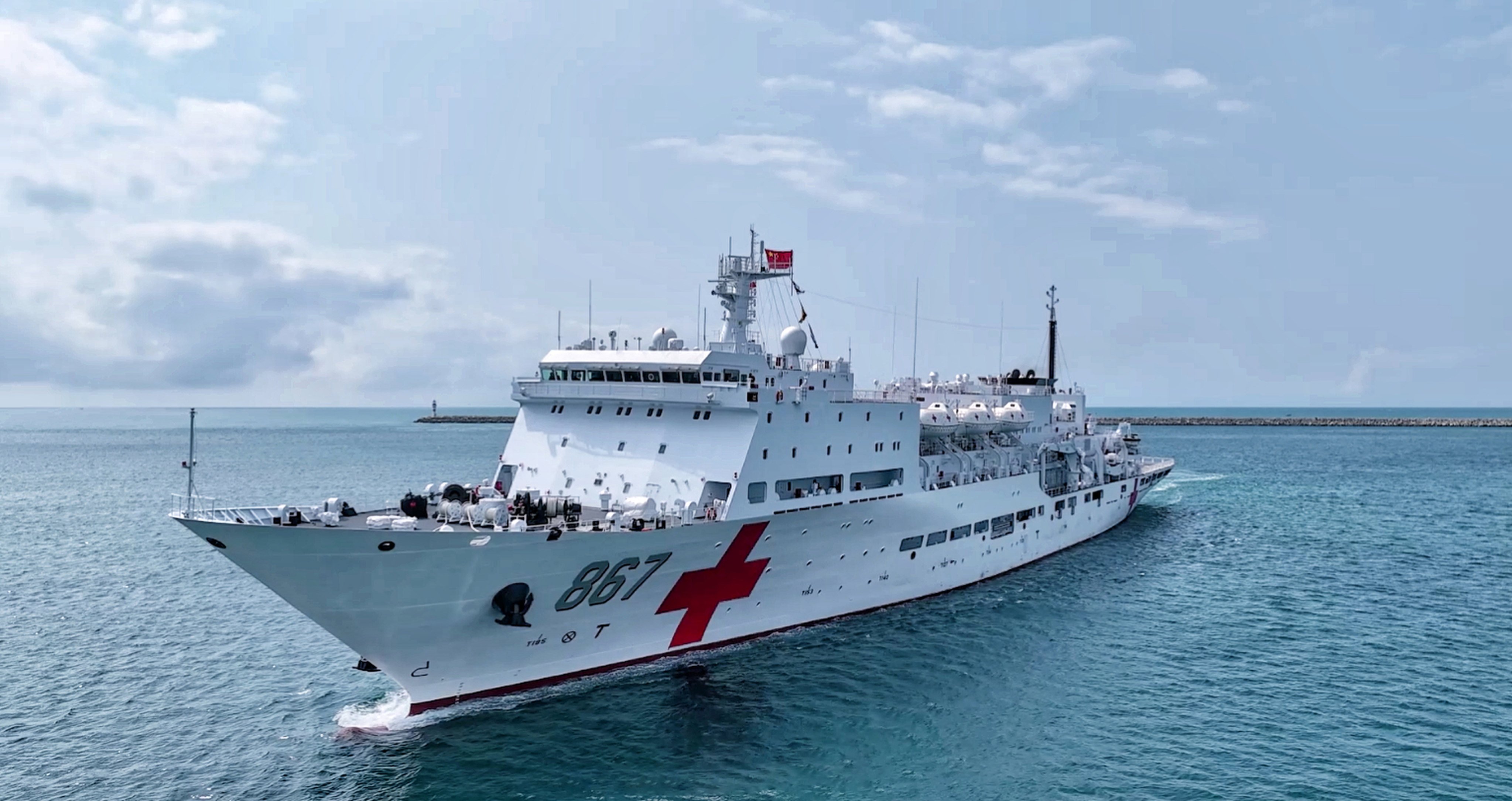 The Silk Road Ark, China’s newest and biggest hospital ship, made its public debut on Wednesday as it left  Zhanjiang for the islands and reefs in Paracel Islands and Spratly Islands to provide medical services. Photo: Weibo/央广军事