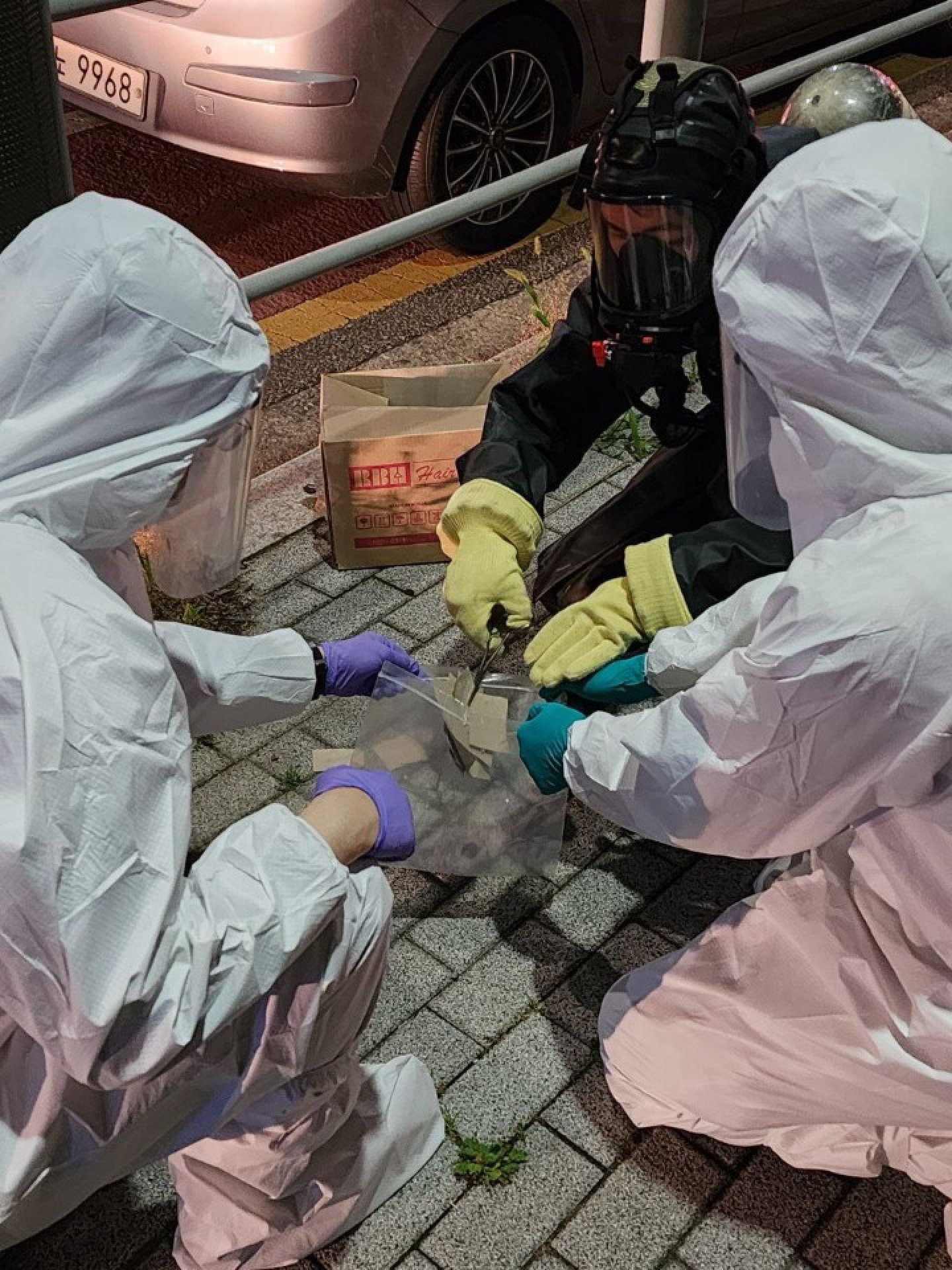 South Korean soldiers check a balloon carrying garbage, presumably sent by North Korea, found in Seoul last month. Photo: Joint Chiefs of Staff/Handout via EPA-EFE