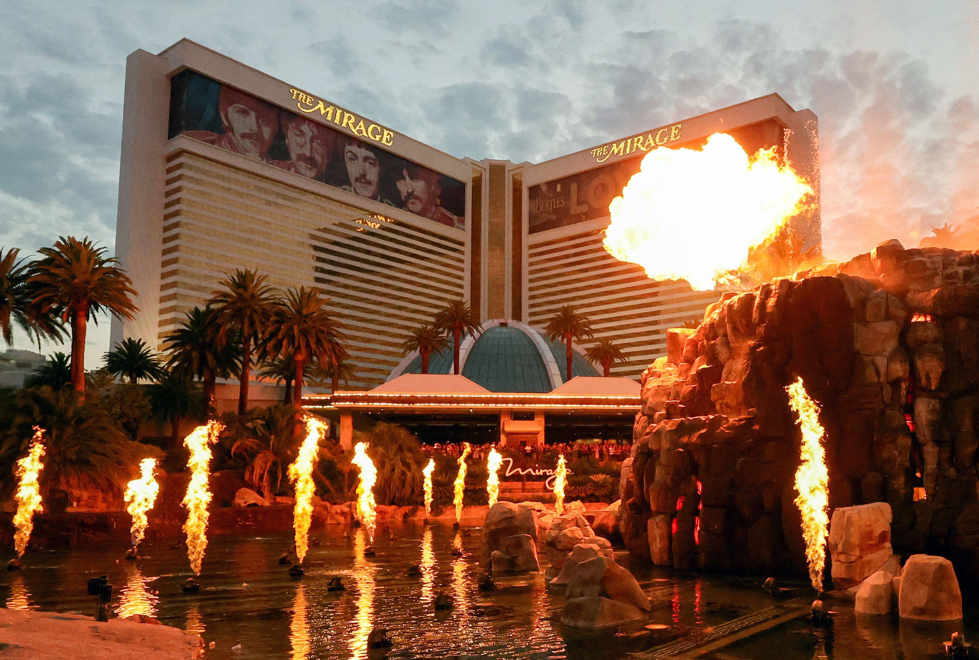 The volcano attraction in front of The Mirage Hotel & Casino erupts in Las Vegas erupts for the second-to-last time on July 16, 2024. Photo: Getty Images via AFP