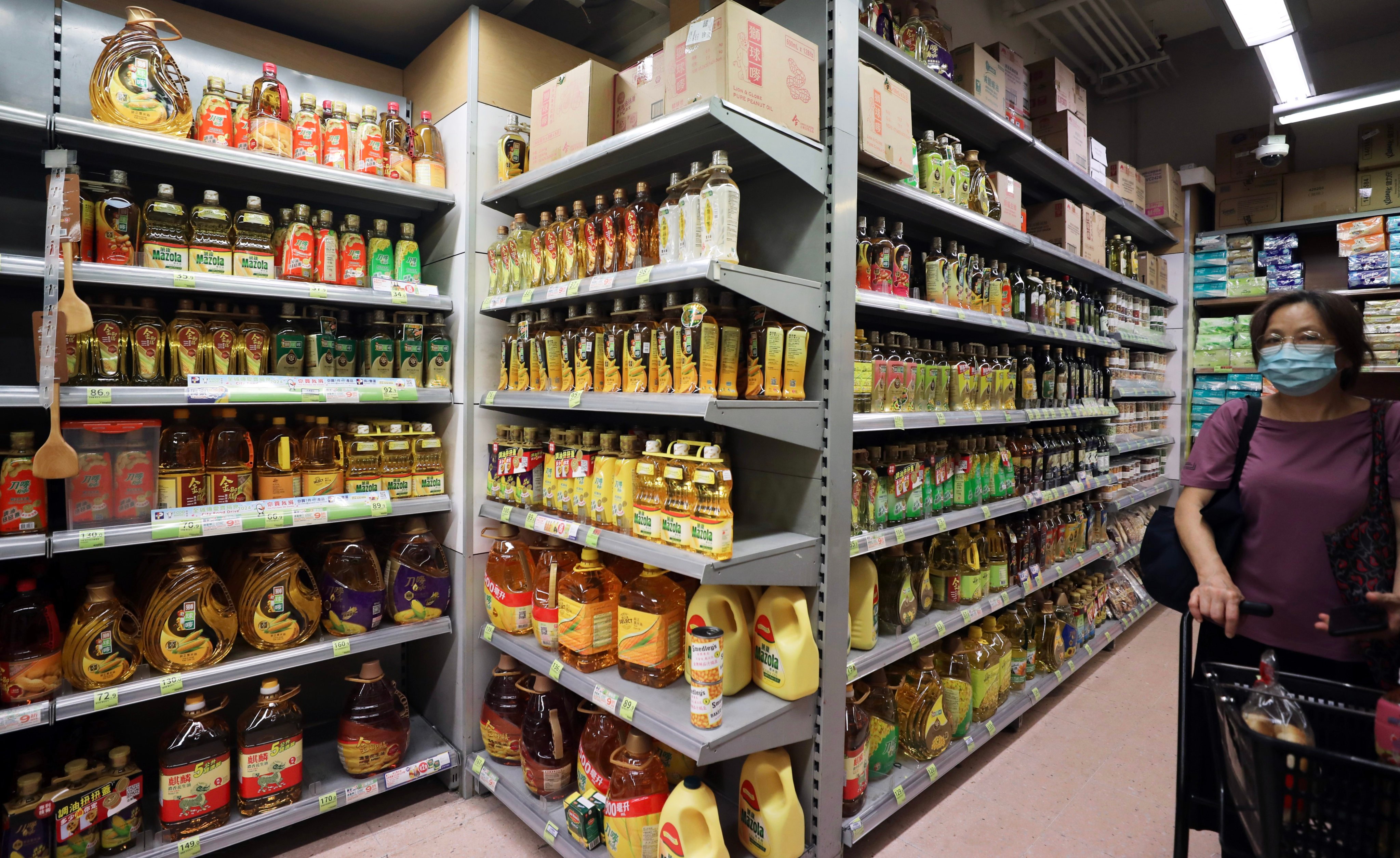 A supermarket in Sheung Shui, where operators have observed a growing trend of mainland visitors shopping for cooking oil. Photo: Xiaomei Chen