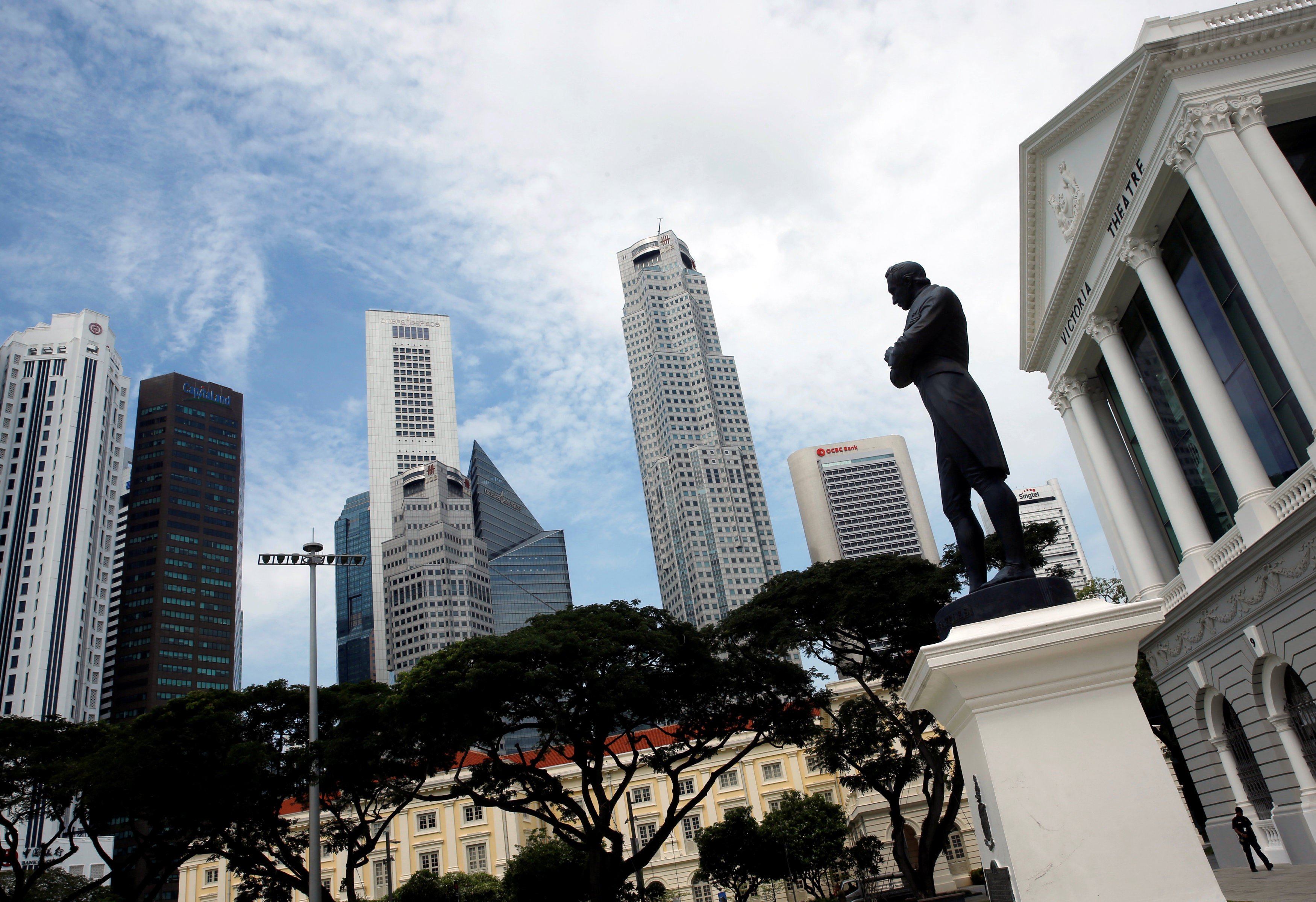 A statue of Stamford Raffles at Empress Place in Singapore on May 24, 2016. Photo: Reuters