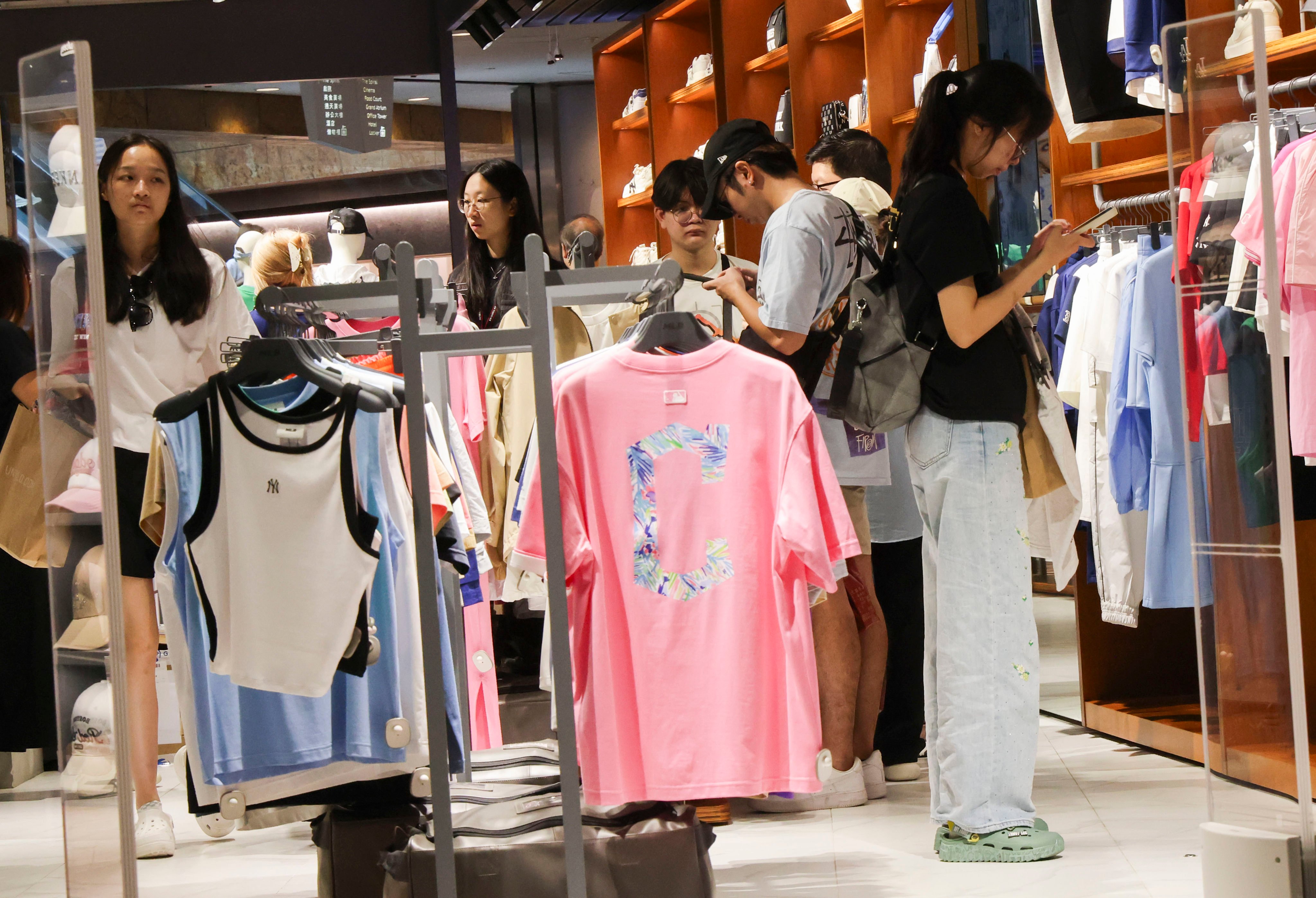 General view of shoppers and retail business in Mongkok. More than half the consumers respondents in Hong Kong felt that their favourite brands were not doing enough on sustainability and an overwhelming majority say they are willing to pay higher prices for products because they are are more sustainable, according to a survey whose results were published on Friday. Photo: Jelly Tse