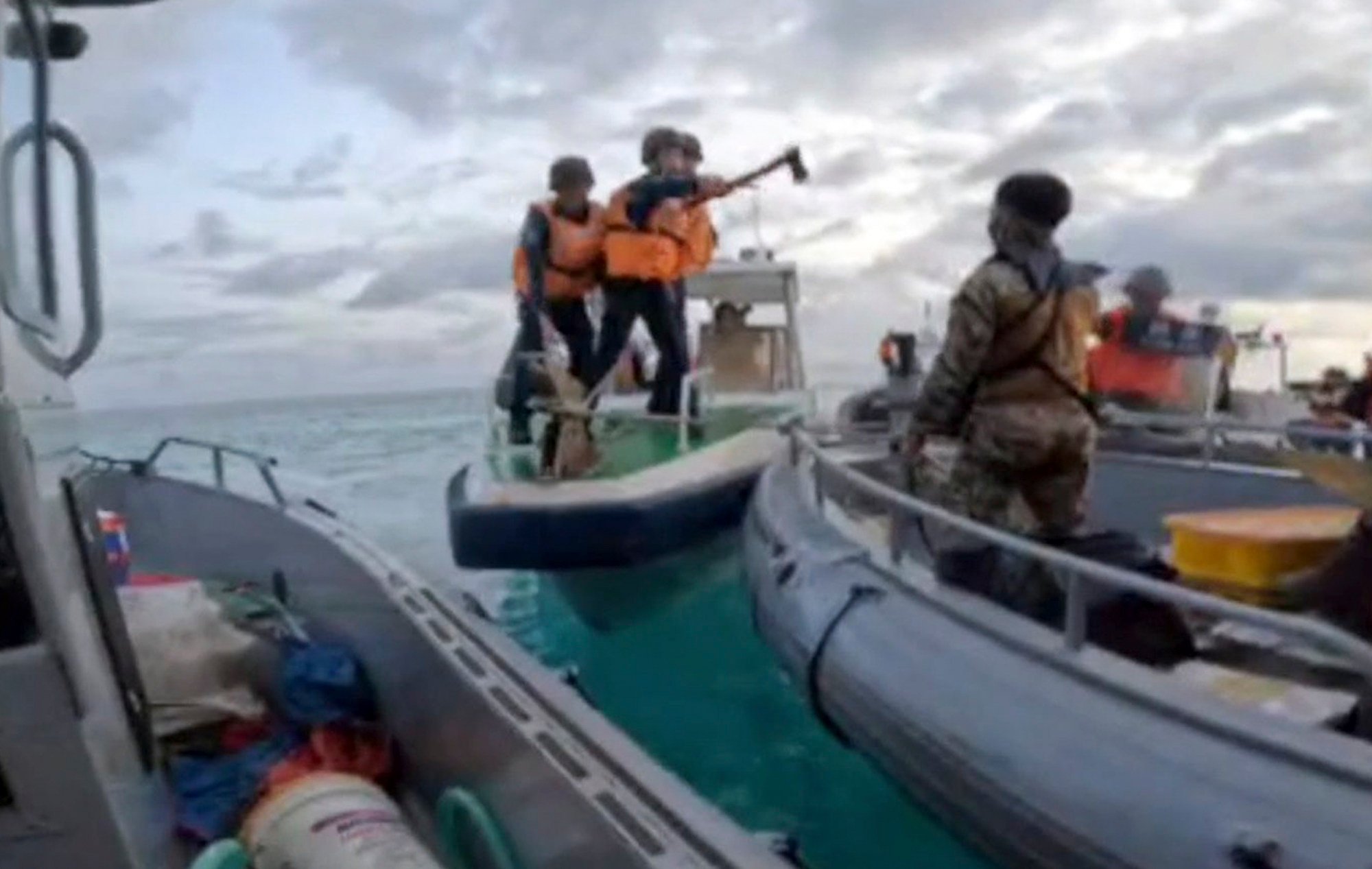 Manila se arriesga a la ira de Pekín al considerar la posibilidad de utilizar aliados para reabastecerse en el Mar de China Meridional