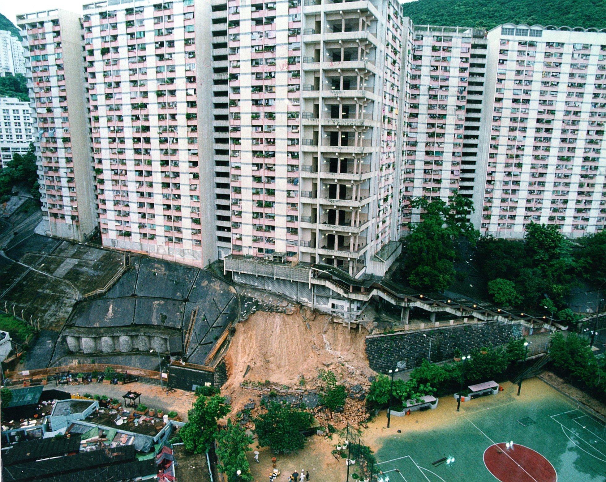 1994’s landslide at Kwun Lung Lau housing estate in Kennedy Town killed three people, including a 9-year-old girl and her father. Photo: Eric Li 