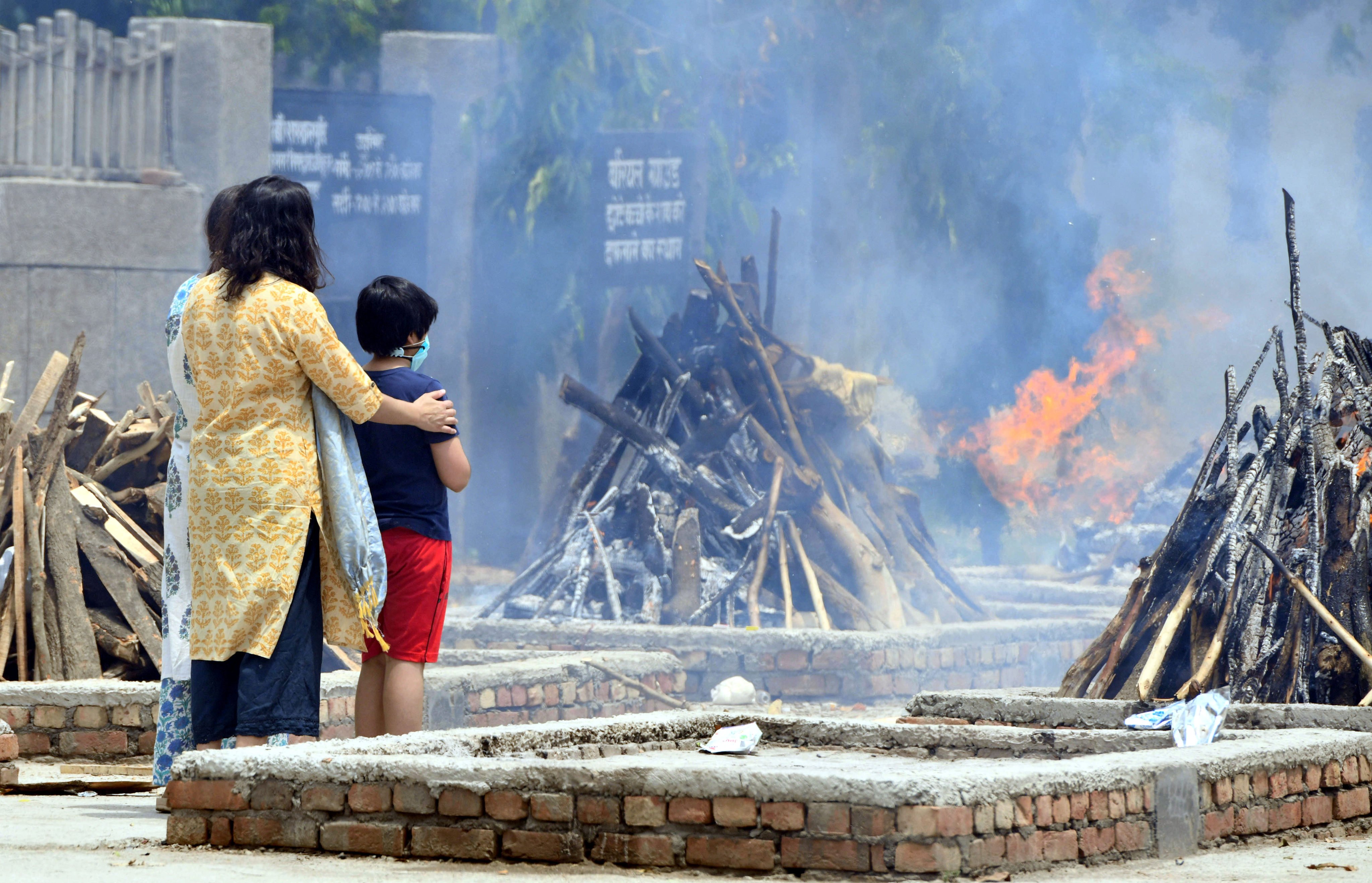 Funeral pyres of Covid victims at a New Delhi crematorium in 2021. India’s majority Hindus are typically cremated, as are Sri Lanka’s Buddhists. Photo: Xinhua