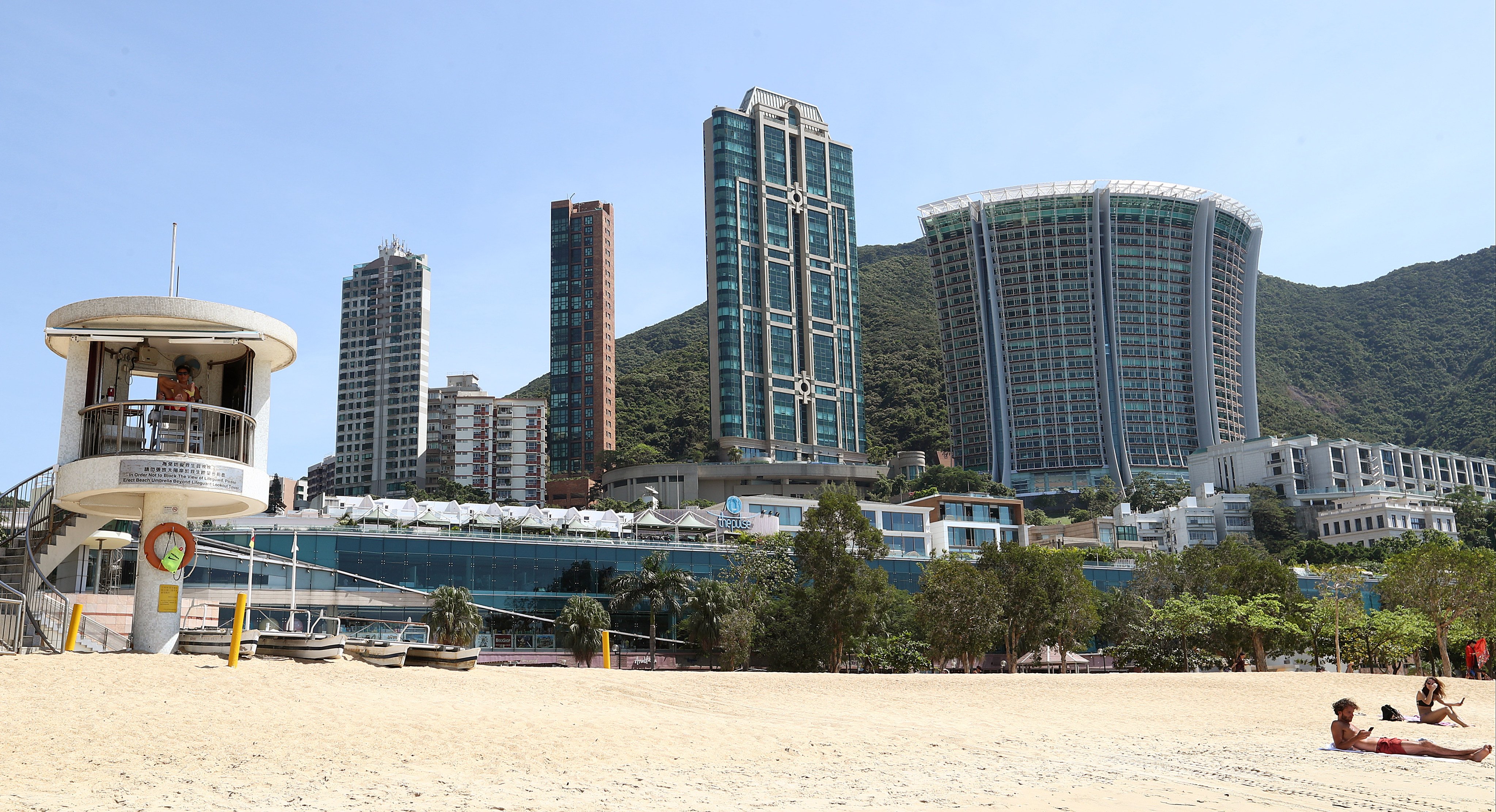 Repulse Bay’s desirability in Hong Kong is down to its luxury apartments that offer convenient access to both the beach and the city. Photo: SCMP 