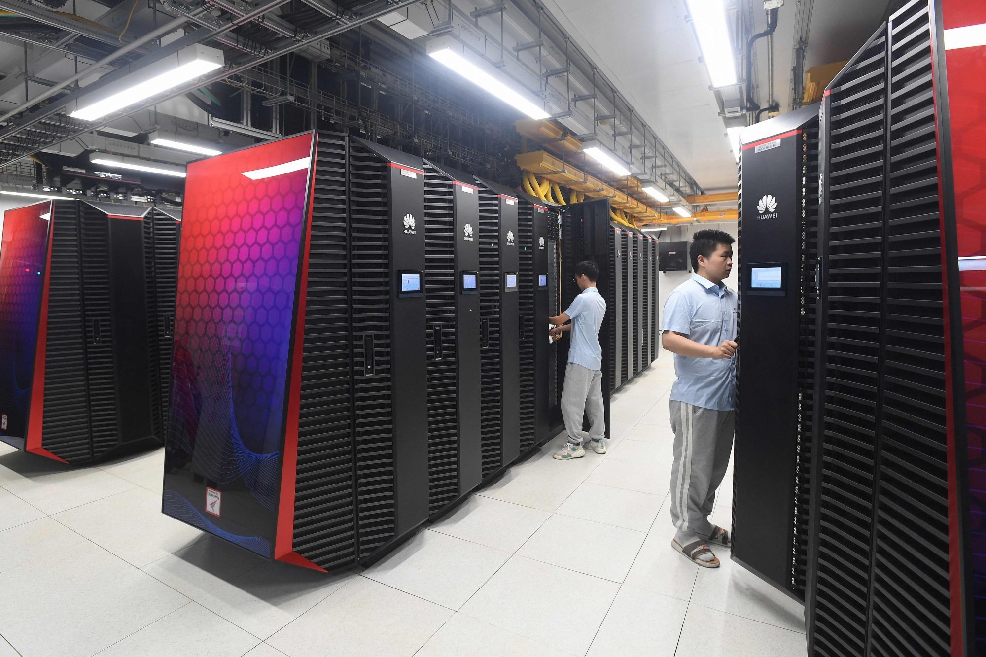 Engineers work at the Wuhan Supercomputer Centre in central Hubei province on May 24, 2023. Photo: AFP