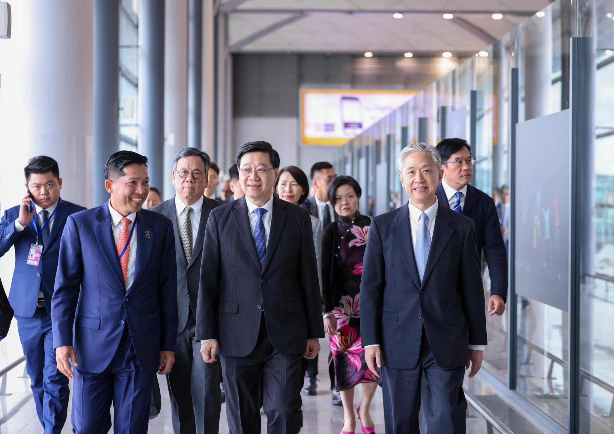 Chief Executive John Lee is flanked by Wang Wenbin (right), Chinese ambassador to Cambodia, and Hoeurn Somnieng (left), deputy secretary general of the Secretariat General, Council for the Development of Cambodia. Photo: Handout