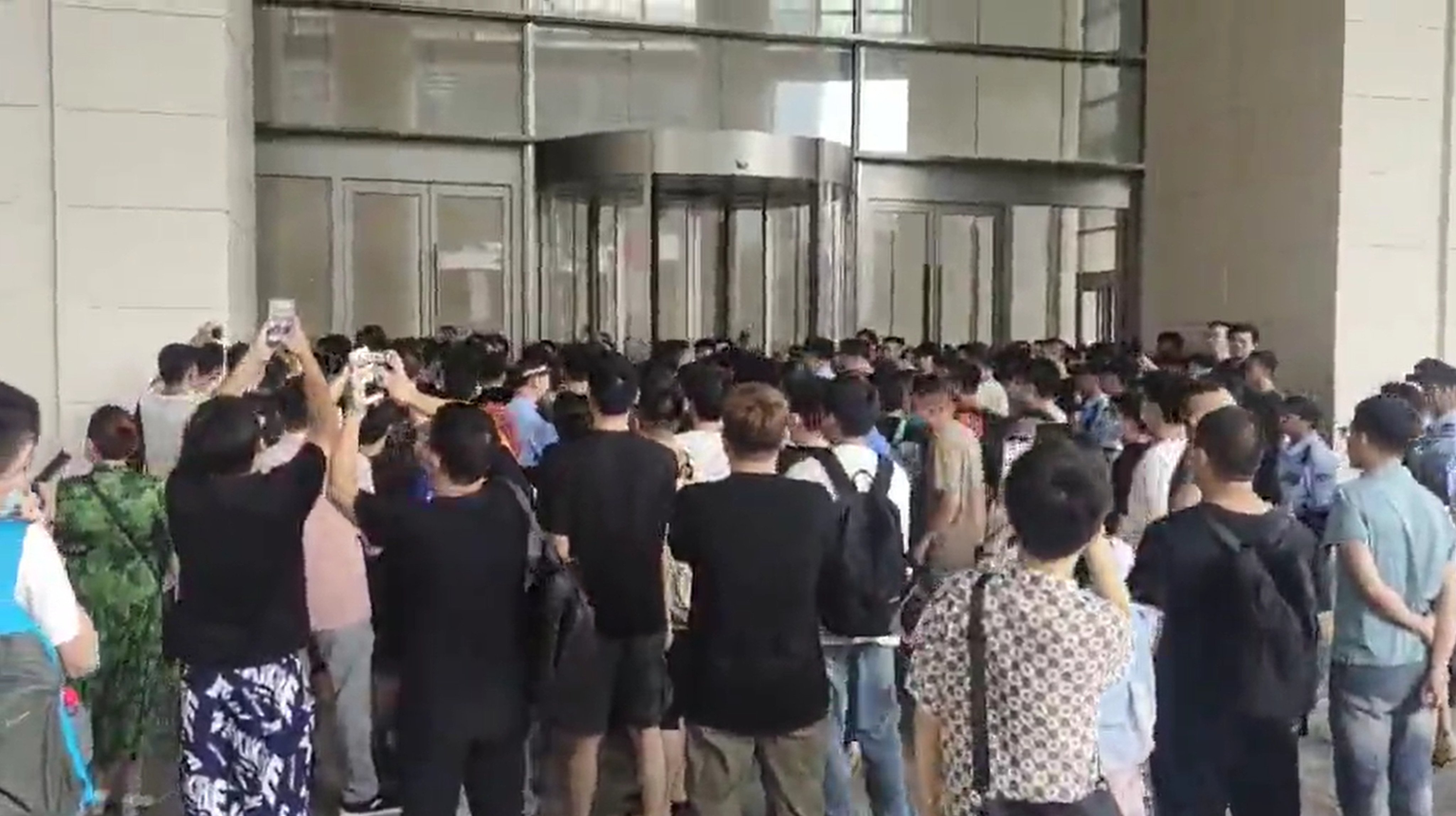 A screen grab from video of Chinese suppliers protesting against Temu in Guangzhou on Monday. Photo: YiMagazine