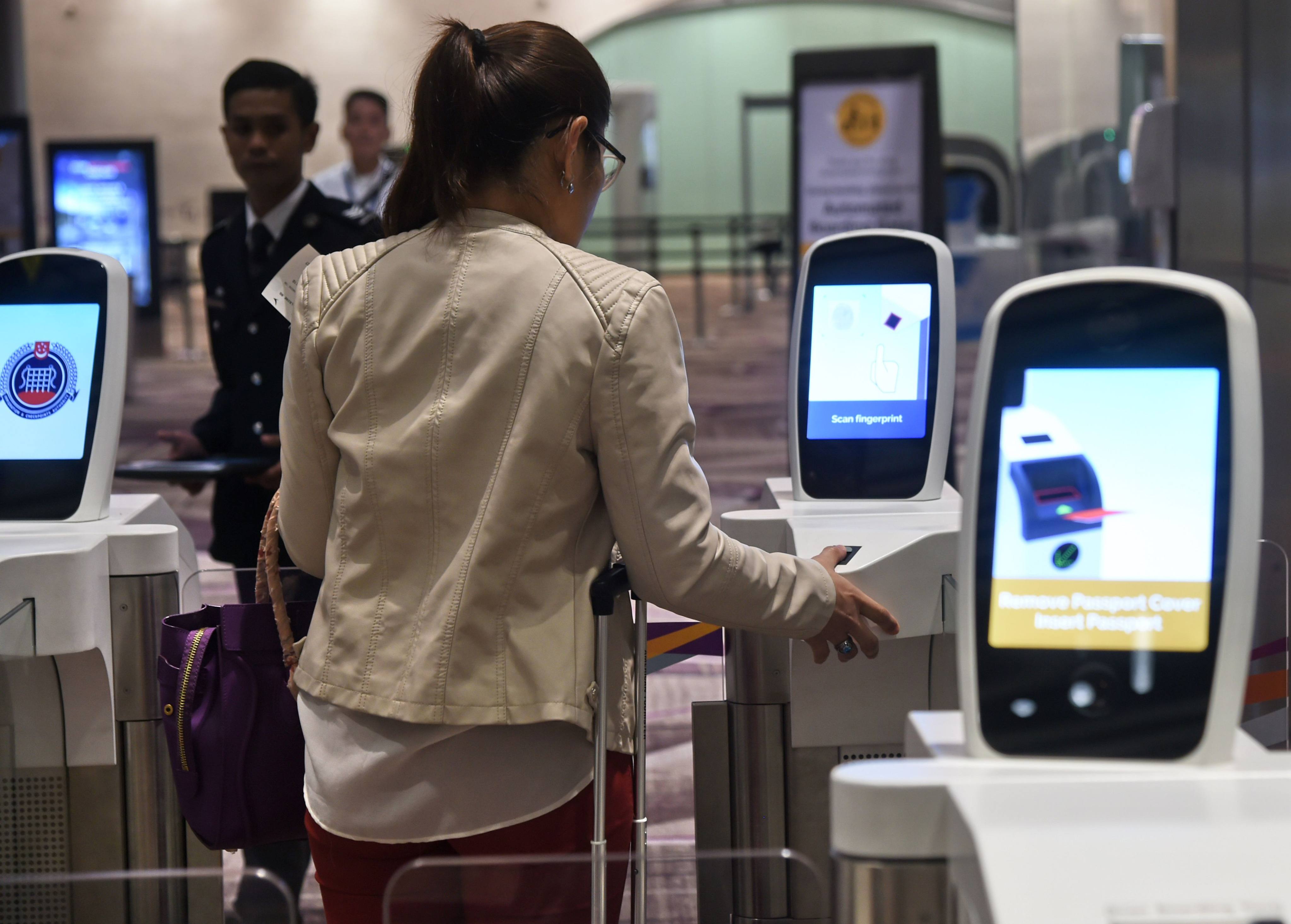Singapore to trial passport-less immigration clearance at Changi