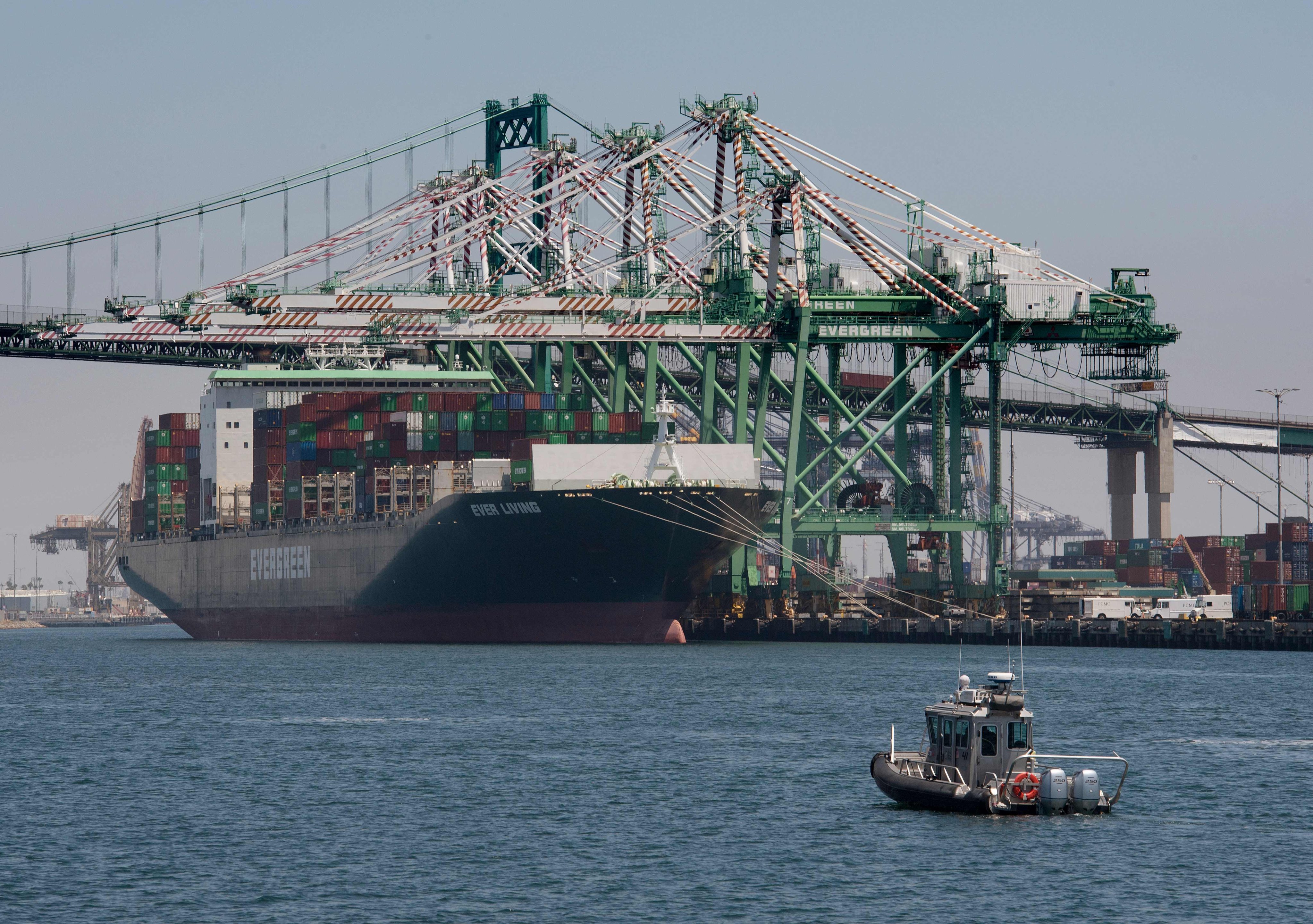 Cargo is unloaded from Asia at the Long Beach port in California on August 1, 2019, amid the US-China trade war. Photo: AFP