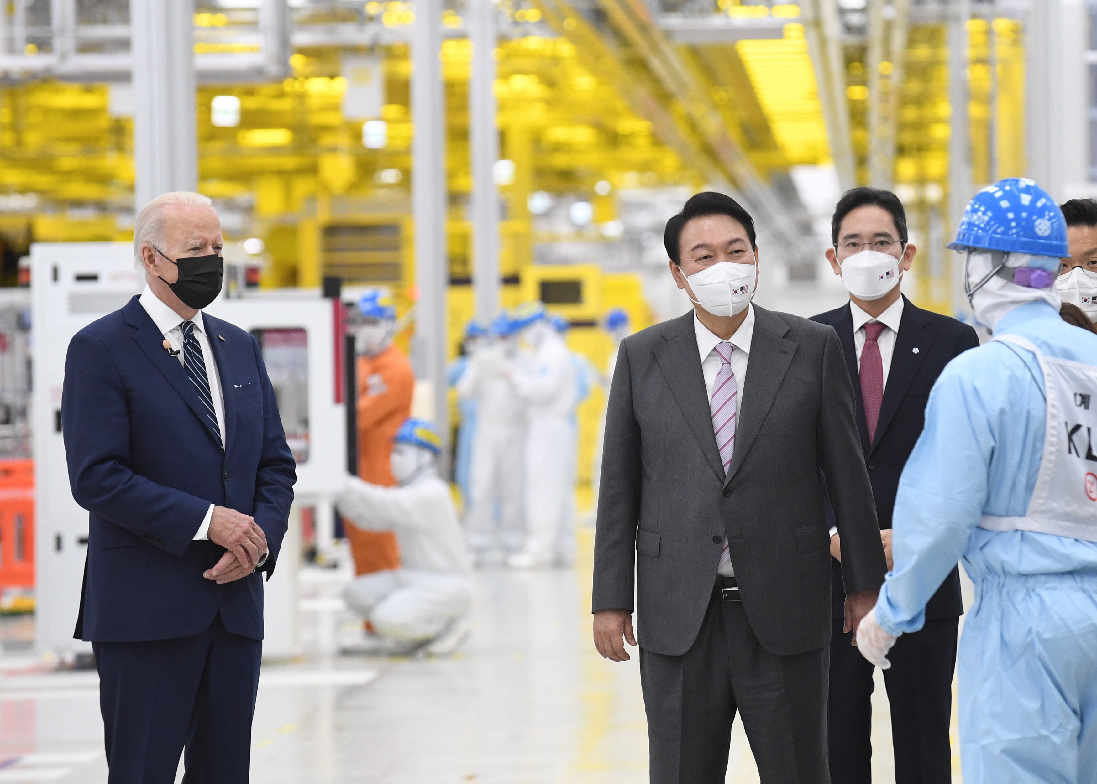 US President Joe Biden, South Korean President  Yoon Suk-yeol and Samsung’s vice-chairman Lee Jae-yong visit a Samsung industrial site in Seoul, South Korea, on May 20 2022. Losing access to China’s market, as well as increased Chinese competition and decreased exports to the US, could hollow out the economies of industrialised nations. Photo: EPA-EFE