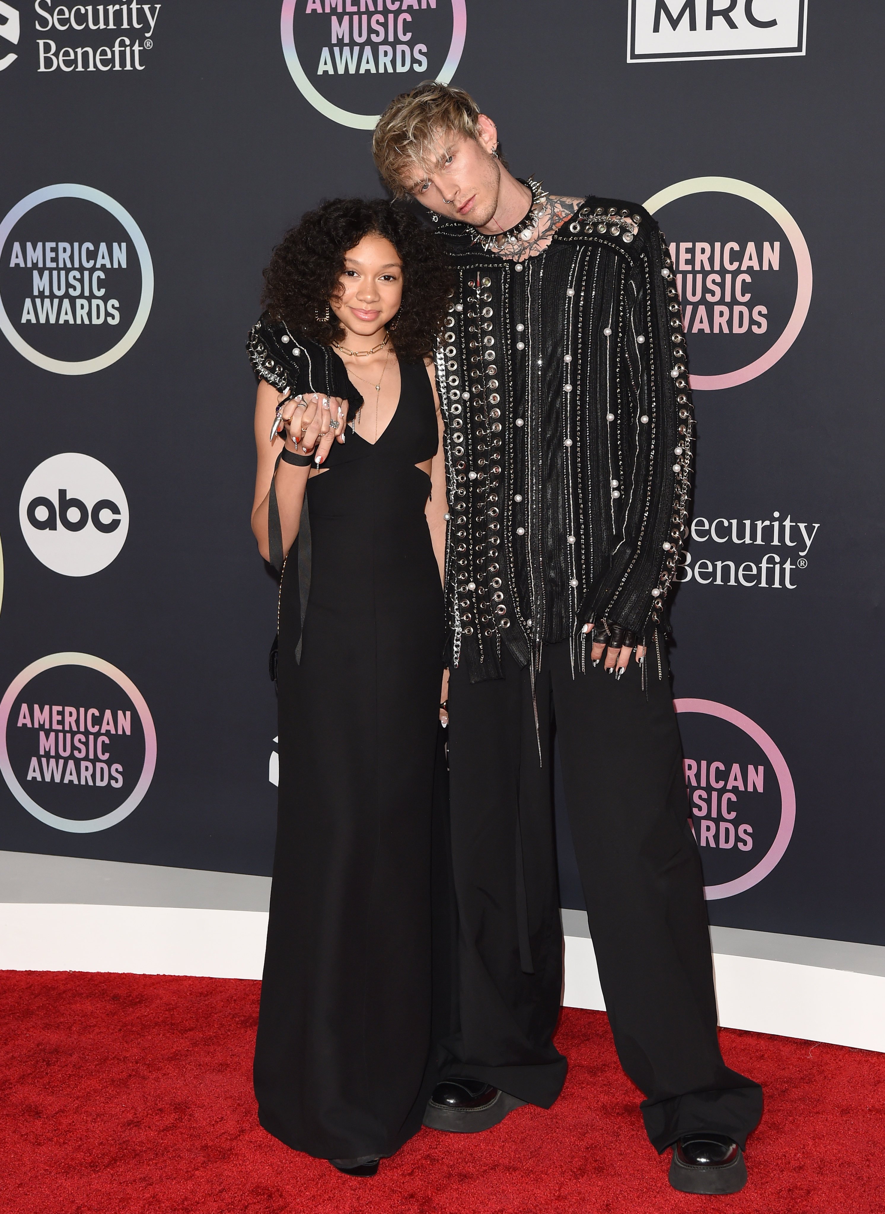 Casie Colson Baker and Machine Gun Kelly at the 2021 American Music Awards. Photo: Getty Images