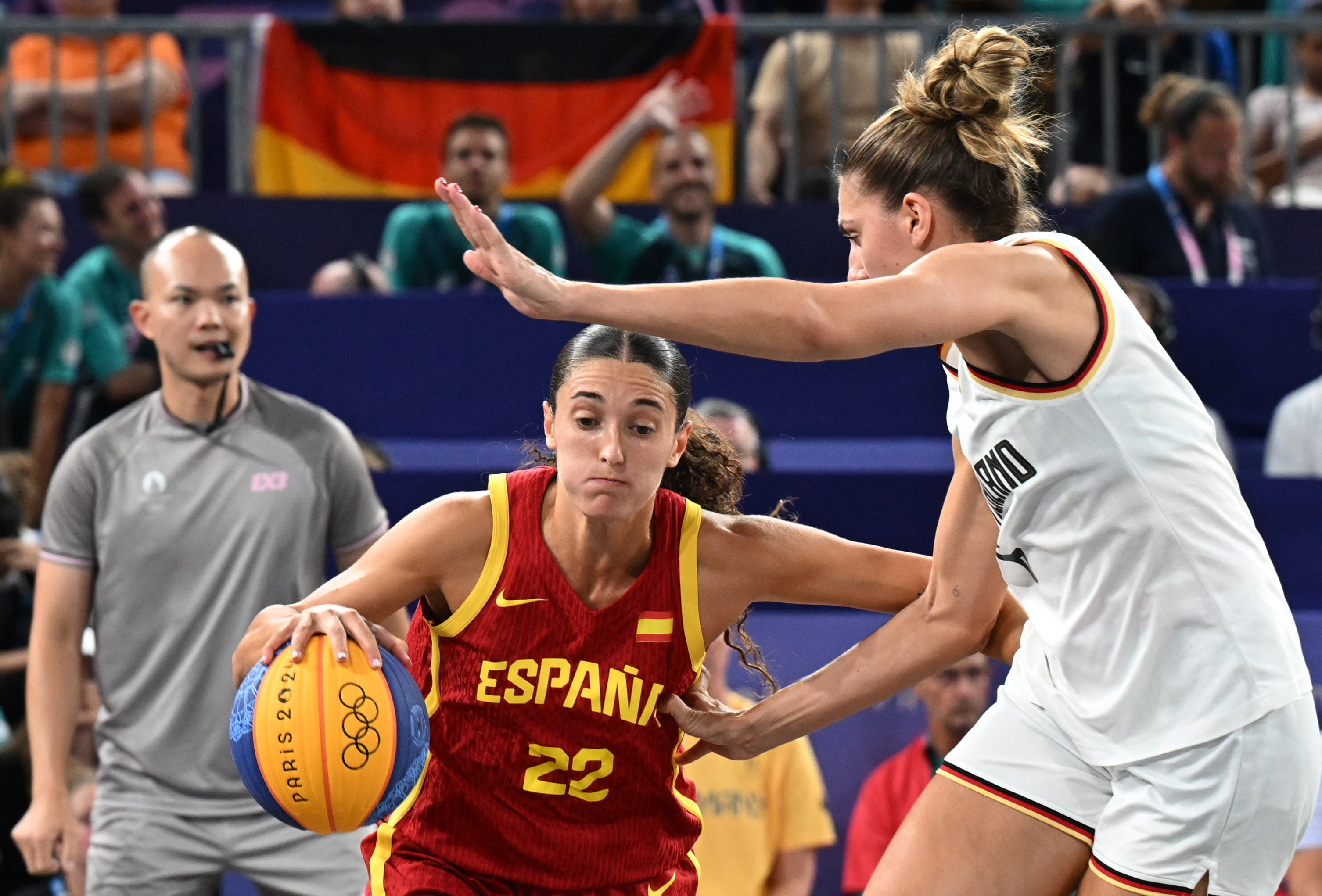 Edmund Ho (left) officiated the last match of his career in the Paris Olympics women’s 3x3 final, which Germany won by defeating Spain 17-16. Photo: Reuters