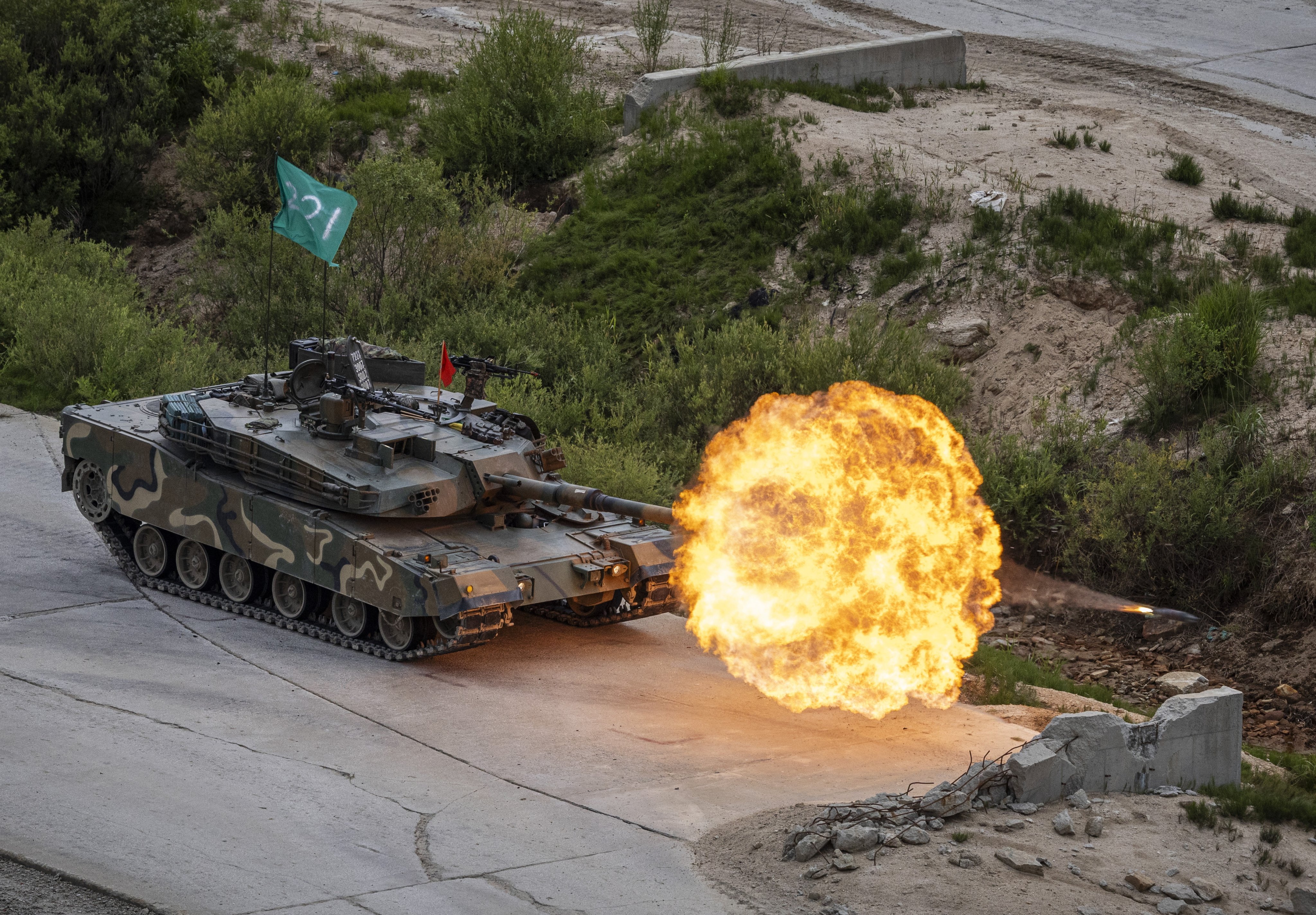 A South Korean tank fires during a drill in Pocheon. Photo: EPA-EFE/Yonhap