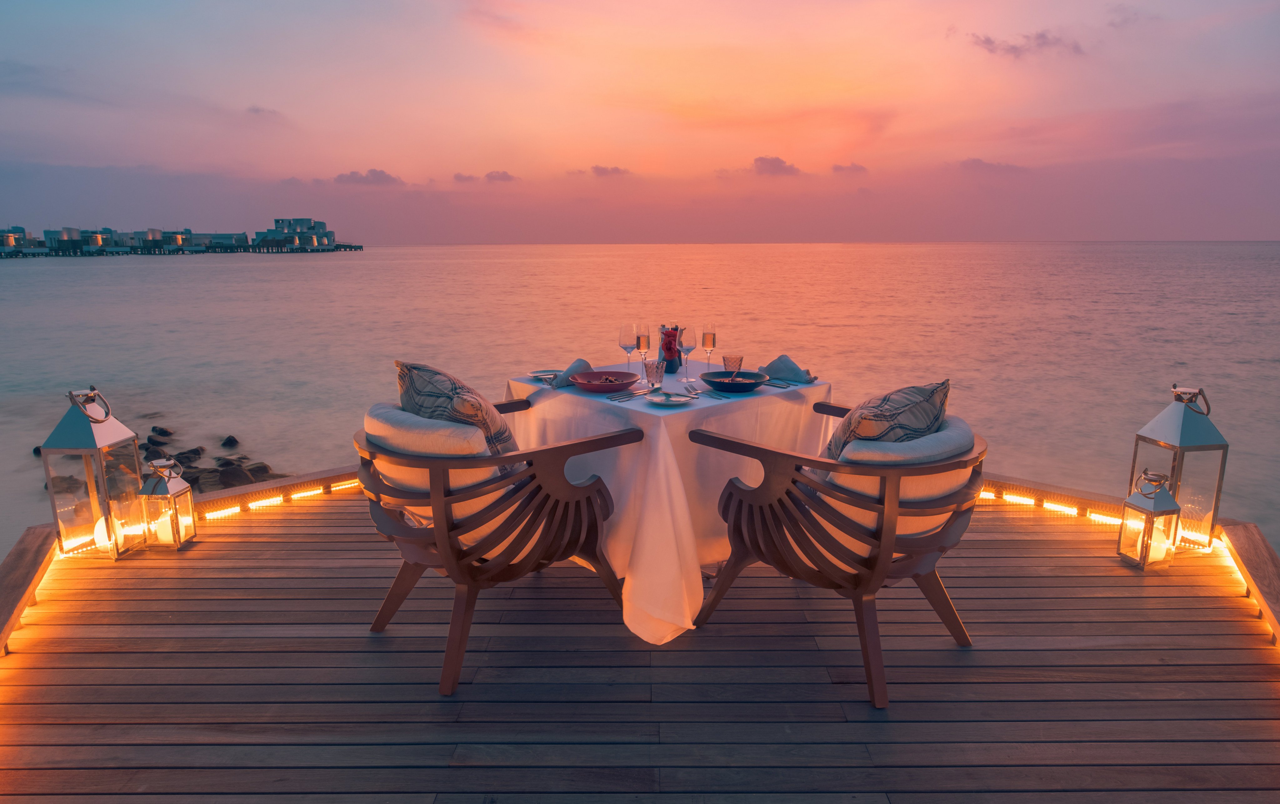 From Miami to Tokyo, these are six restaurants where the food is best enjoyed outdoors. Photo: Shutterstock