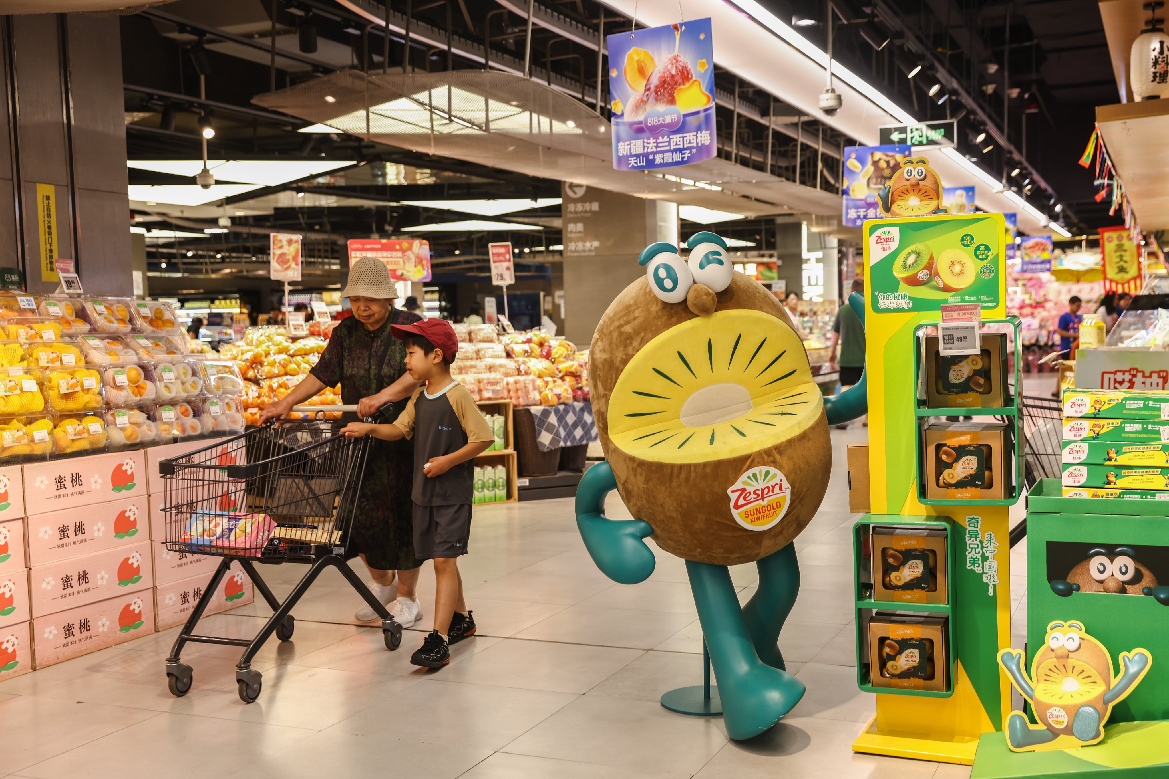 A supermarket in Beijing. Food prices were unchanged in July after having fallen 2.1 per cent in June, according to data released by China’s National Bureau of Statistics on Friday. Photo: EPA-EFE