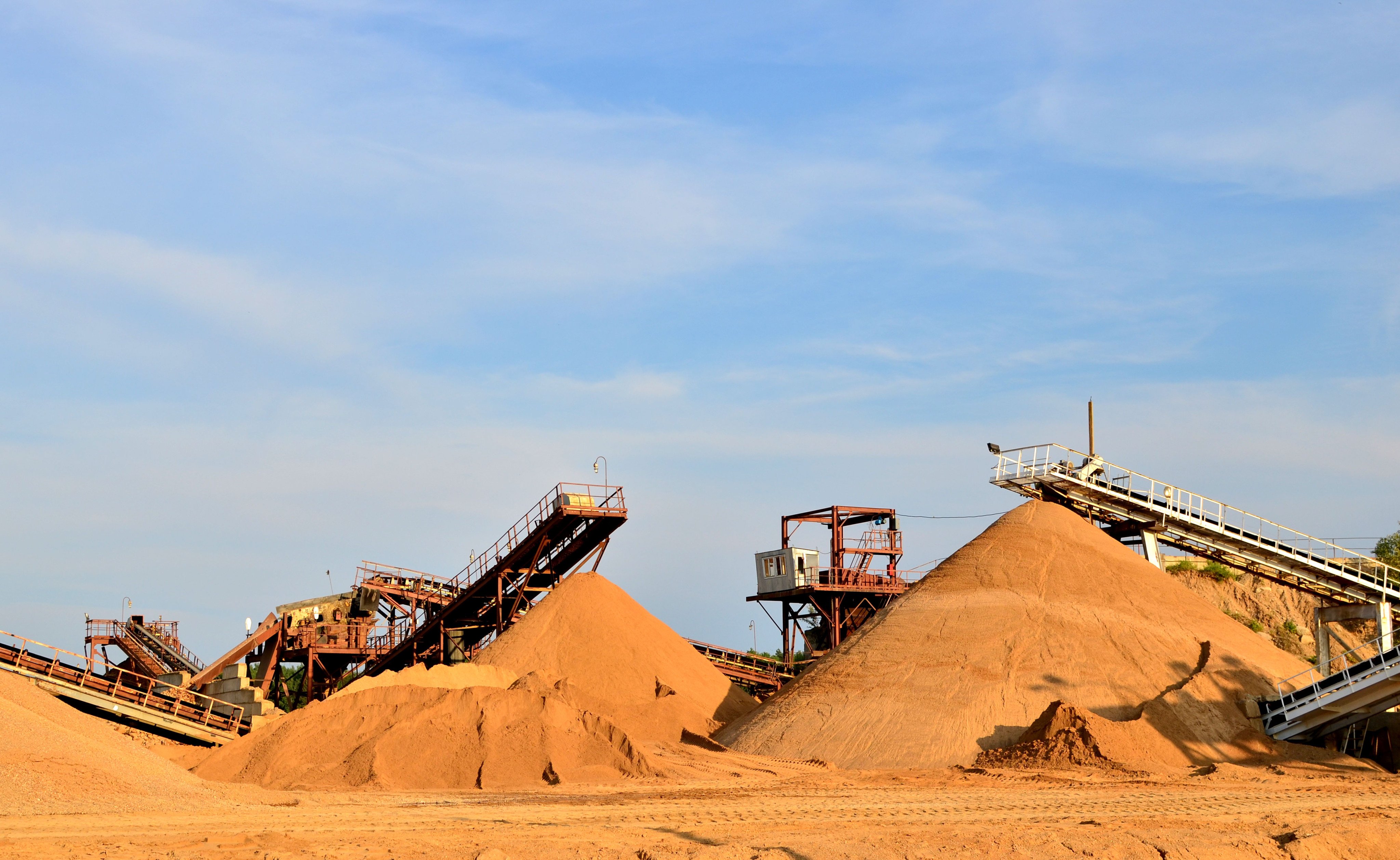 Some 80% of the sand China uses for construction is manufactured from crushed rocks and tailings, according to a new paper. Man-made sand may alleviate concerns about overmining and river damage. Photo: Shutterstock