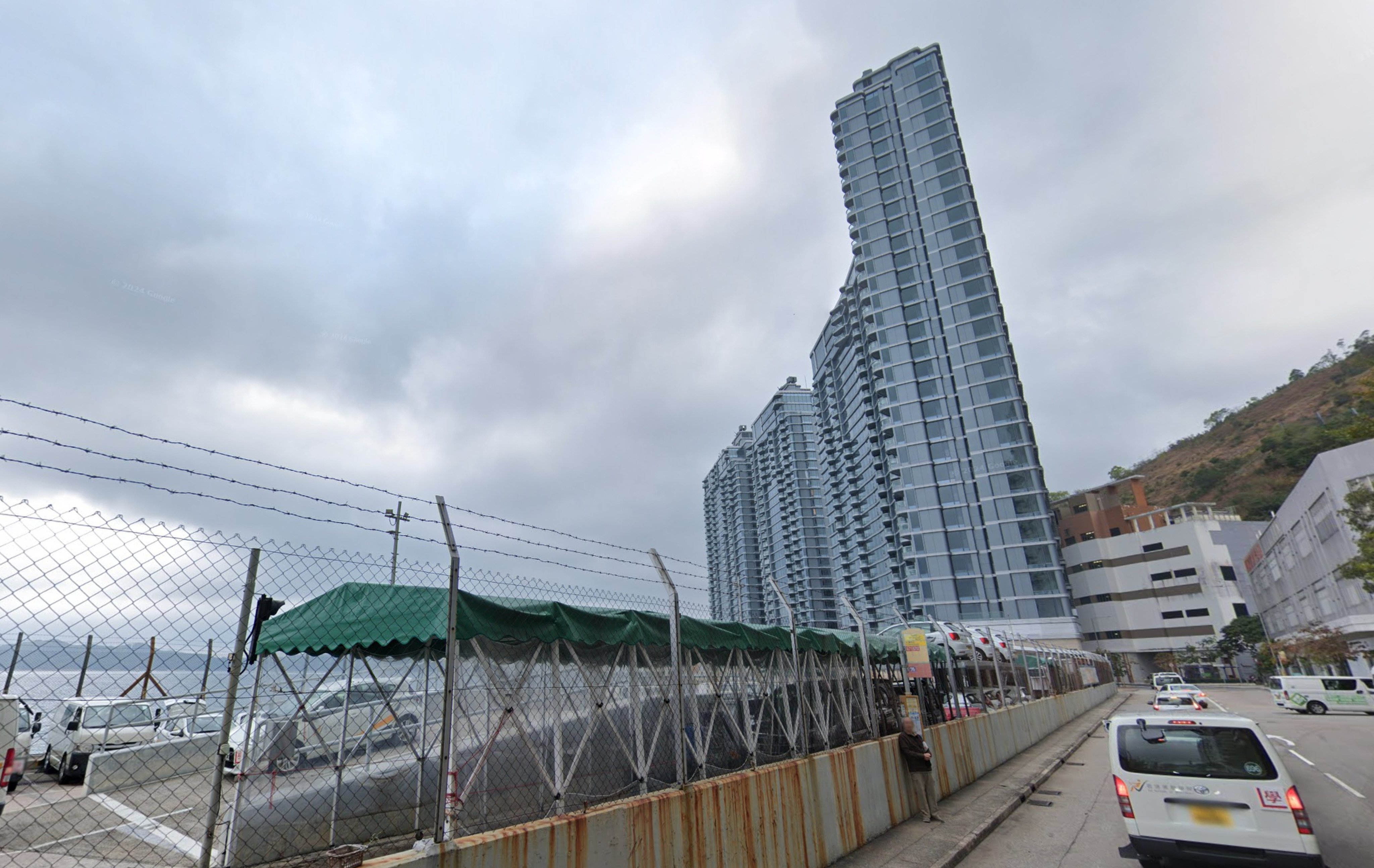 The Corniche is a 295-unit luxury housing project in Ap Lei Chau. The project’s developers have only sold 31 units so far. Photo: Google Maps