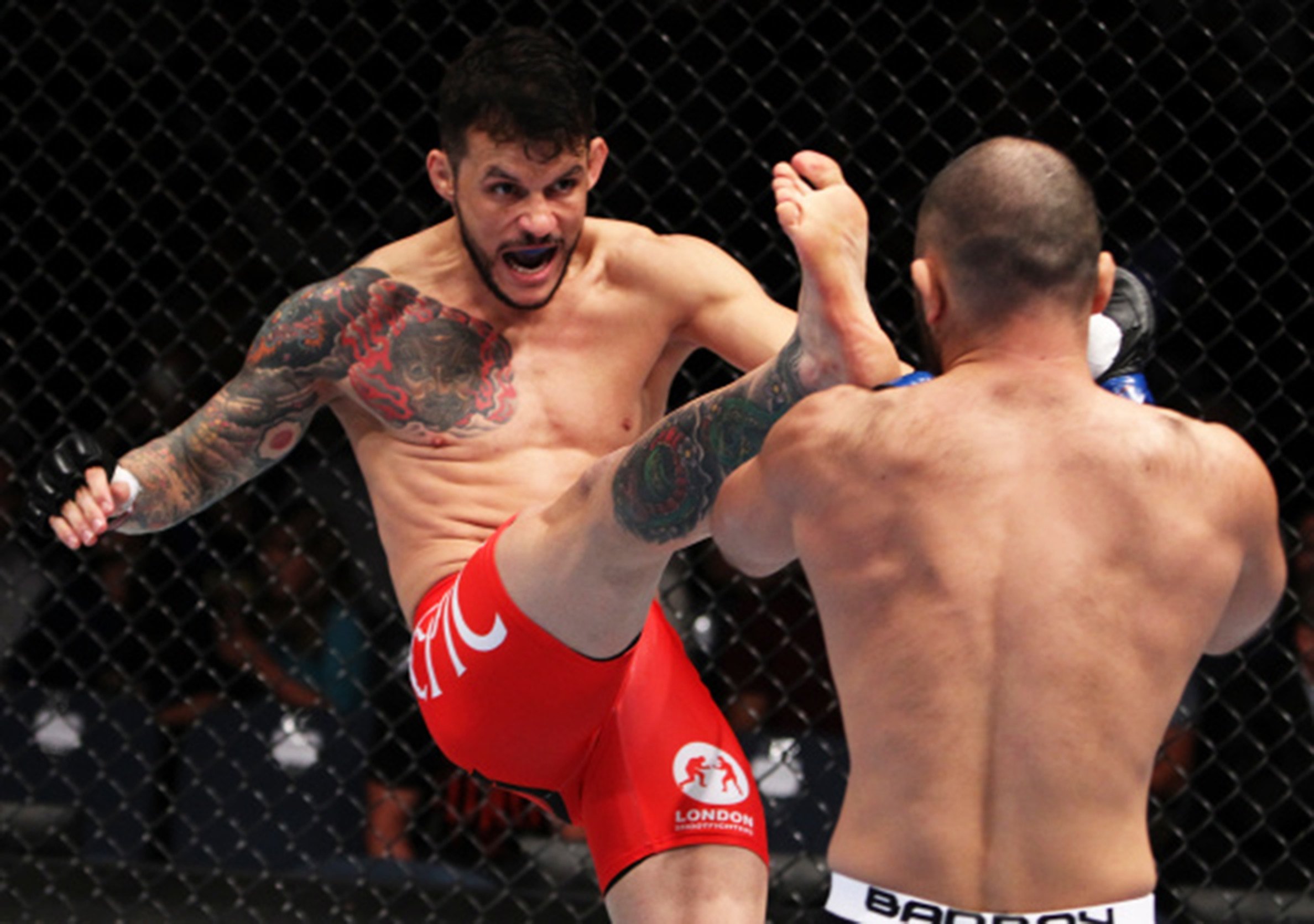 Hong Kong-based Brazilian Alberto Mina (left) defeated Japan’s Shinsho Anzai in a welterweight bout in August 2014, when a UFC event was last held in Macau. Photo: Getty Images