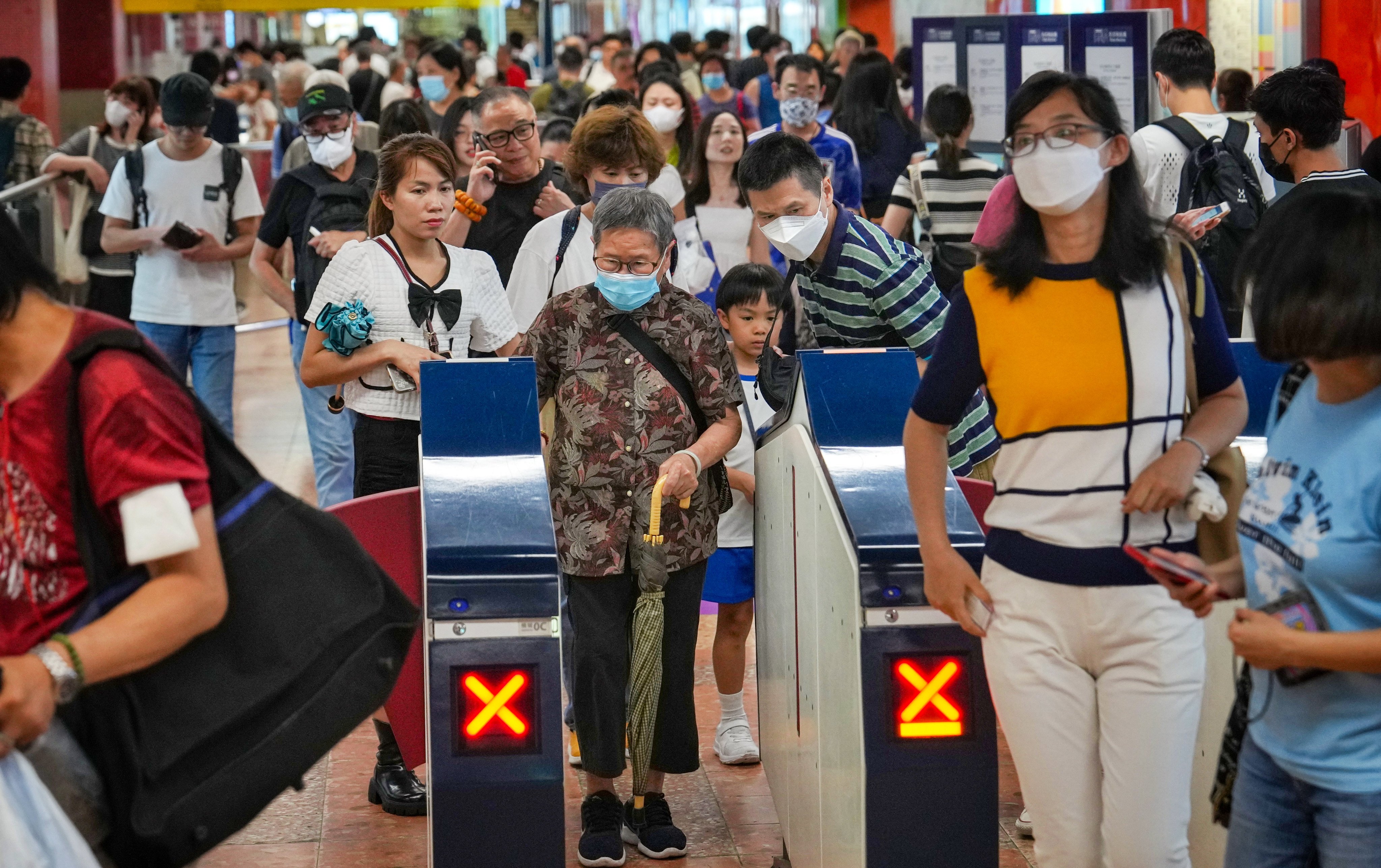 Passengers aged 60 to 64 will need to pay the full fare without a JoyYou Card. Photo: Elson Li