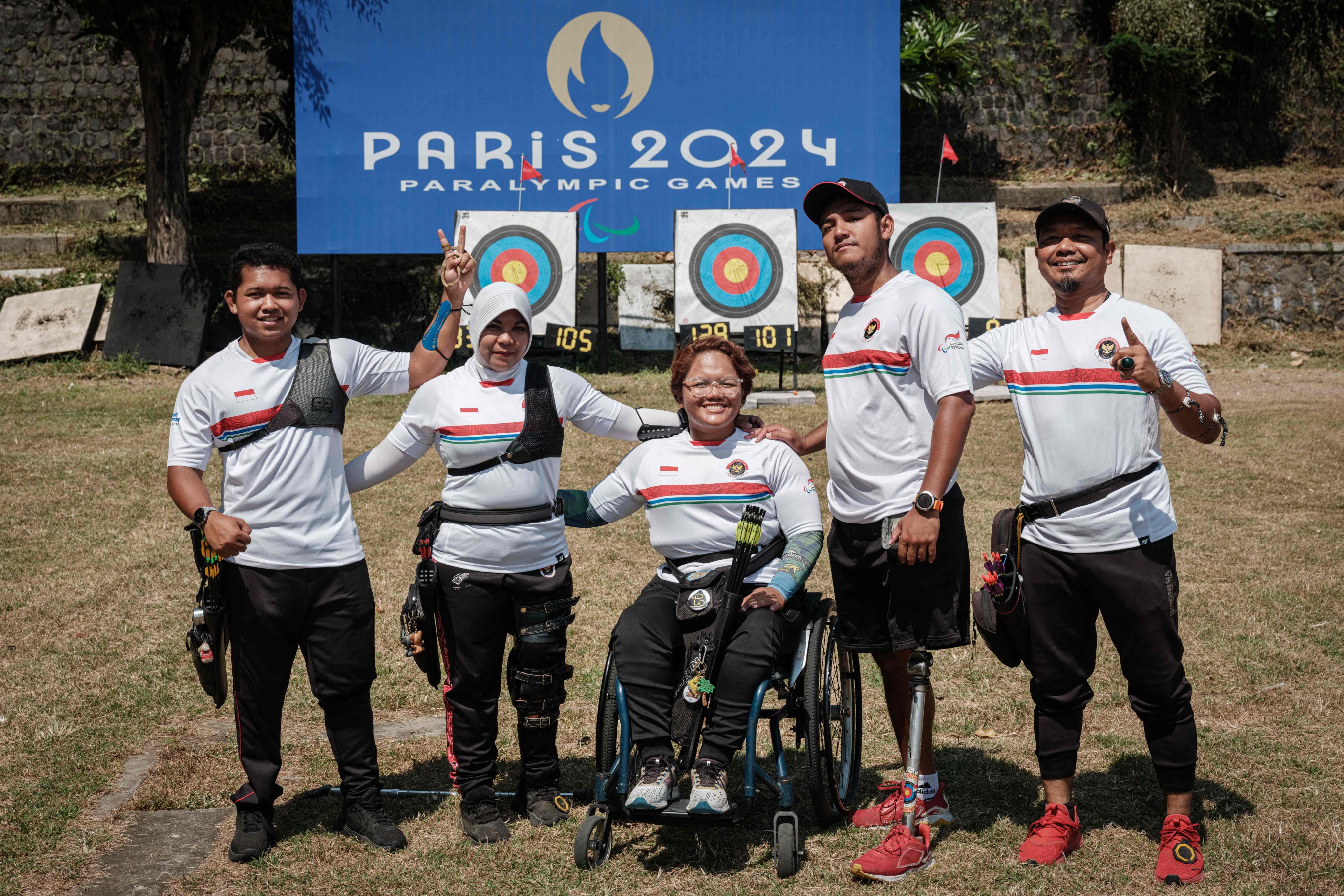 Indonesian archers (from left) Setiawan, Wahyu Retno Wulandari, Teodora Audi Atudia, Ken Swagumilang and Kholidin at their training camp in Central Java. Photo: AFP