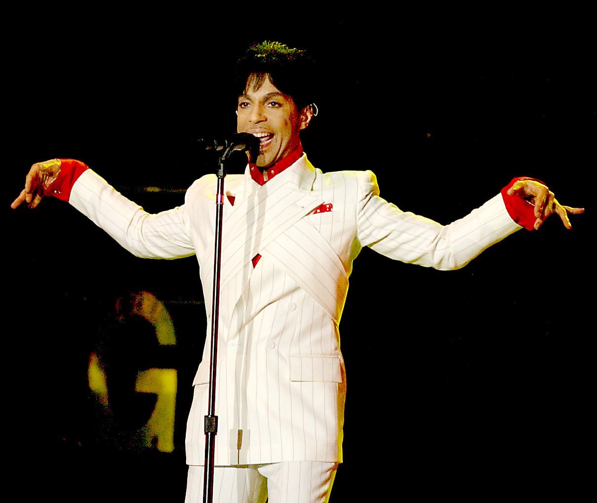 Pop artist Prince performs in the Hong Kong HarbourFest in 2003. Photo: SCMP