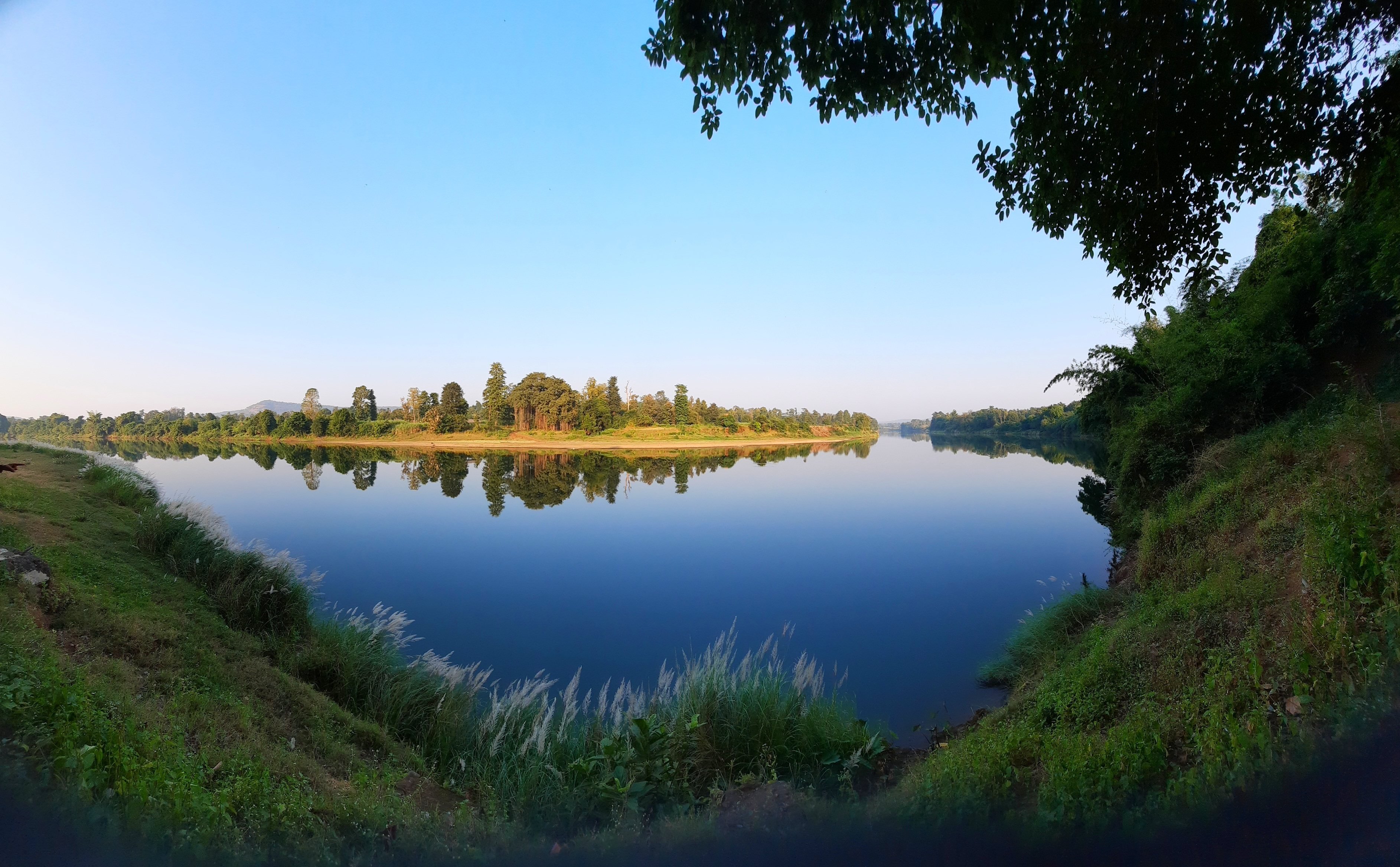 A panoramic view of the Ambika river. The river provides fantastic views while riding the NG Mix Passenger Special, a slow vistadome train, through the countryside of India’s Gujarat state. Photo: Anita Rao Kashi