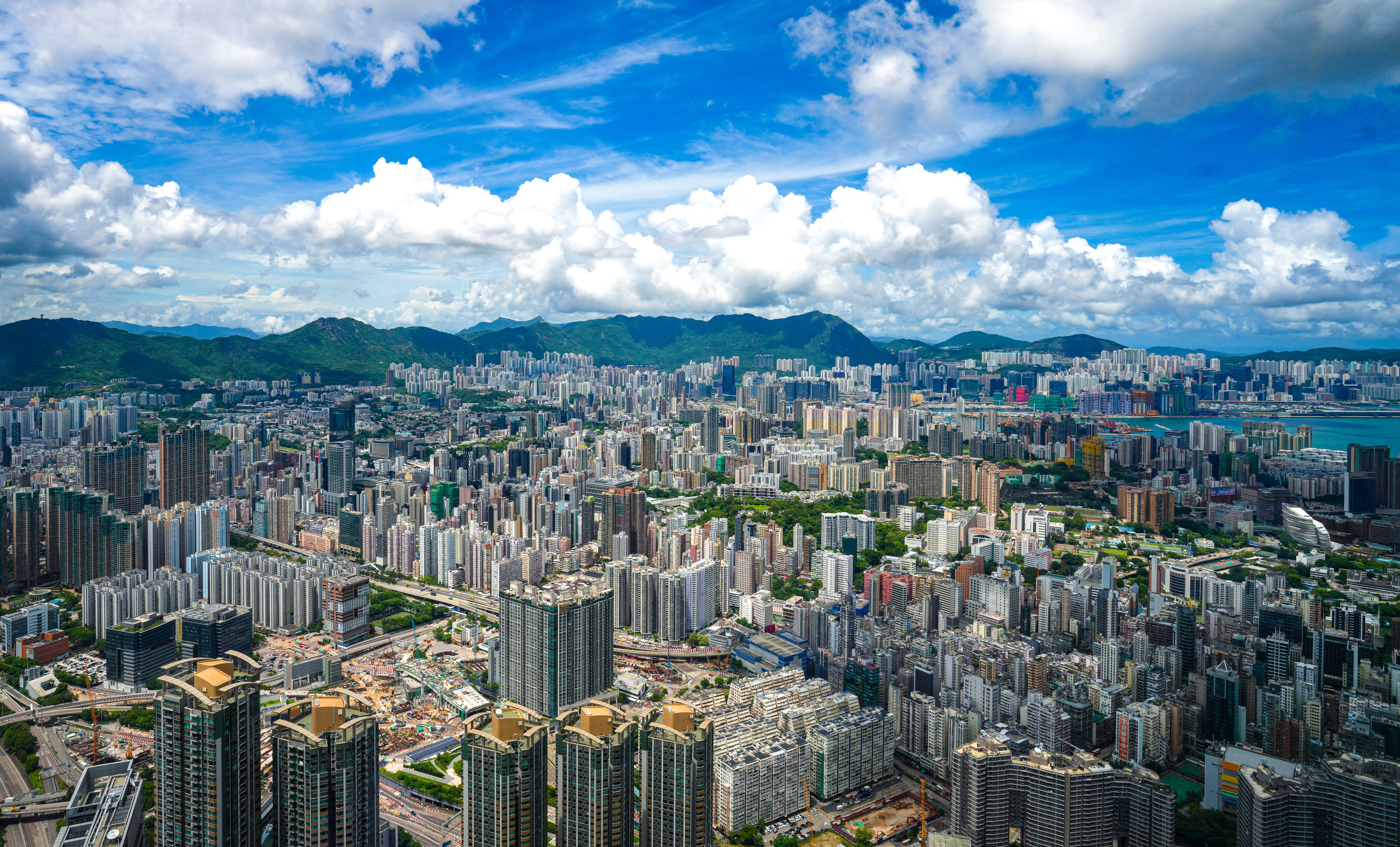 Official figures show 14,200 private flats are currently under construction as of June, while developers have yet to sell about 19,000 homes. Photo: Sam Tsang