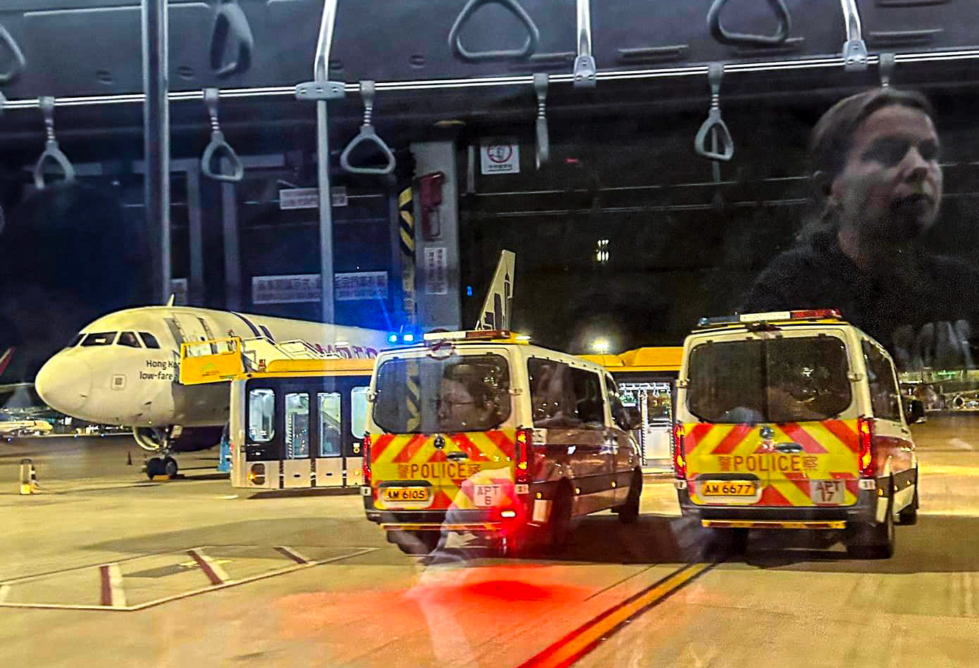 Police arrested a fellow passenger for suspected theft and found the victim’s items under a shuttle bus mat, but other passengers may not be so lucky. Photo: Facebook/Jack Wong