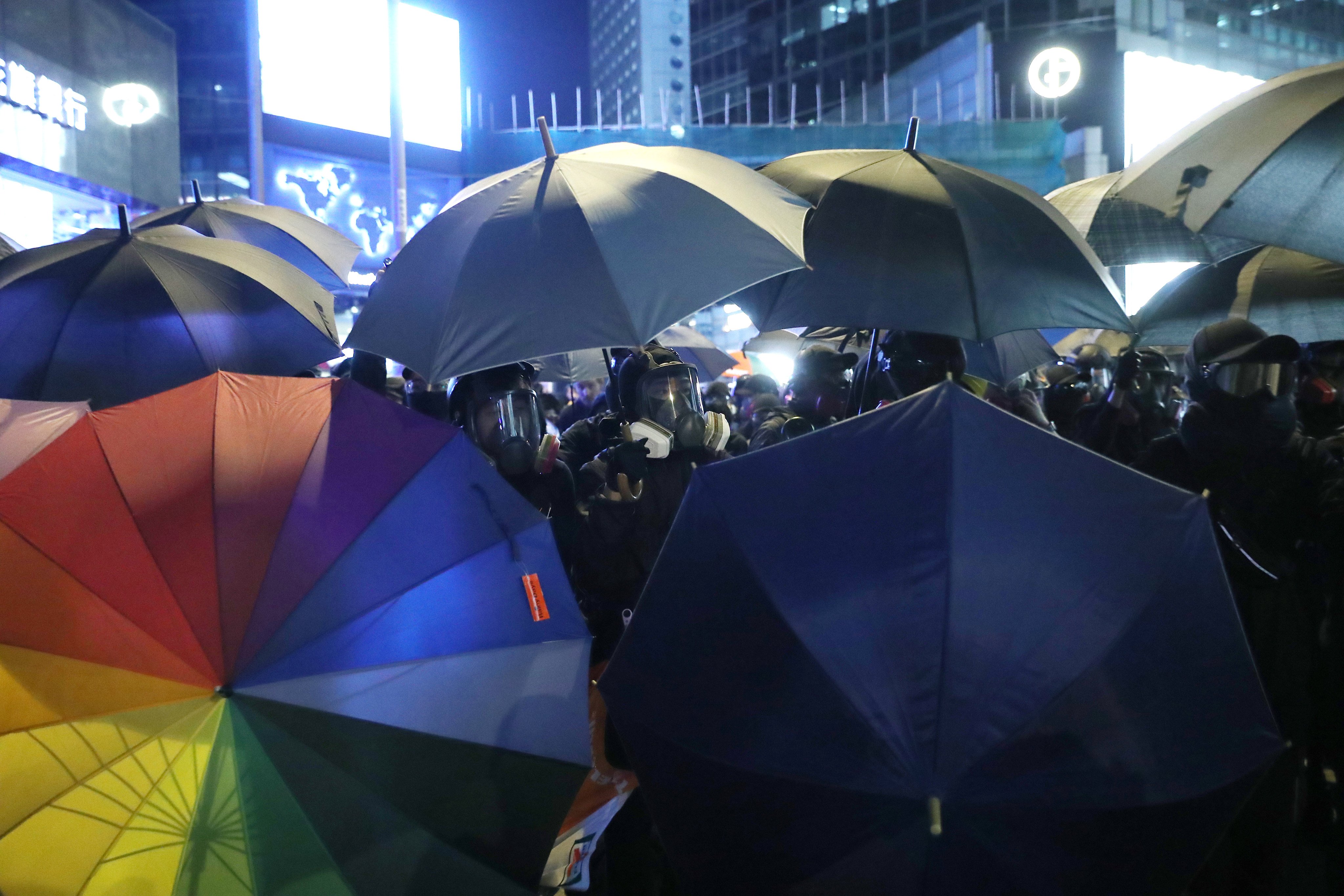 Anti-government protesters barricade a road in Central during the 2019 anti-government protests. Photo: Sam Tsang