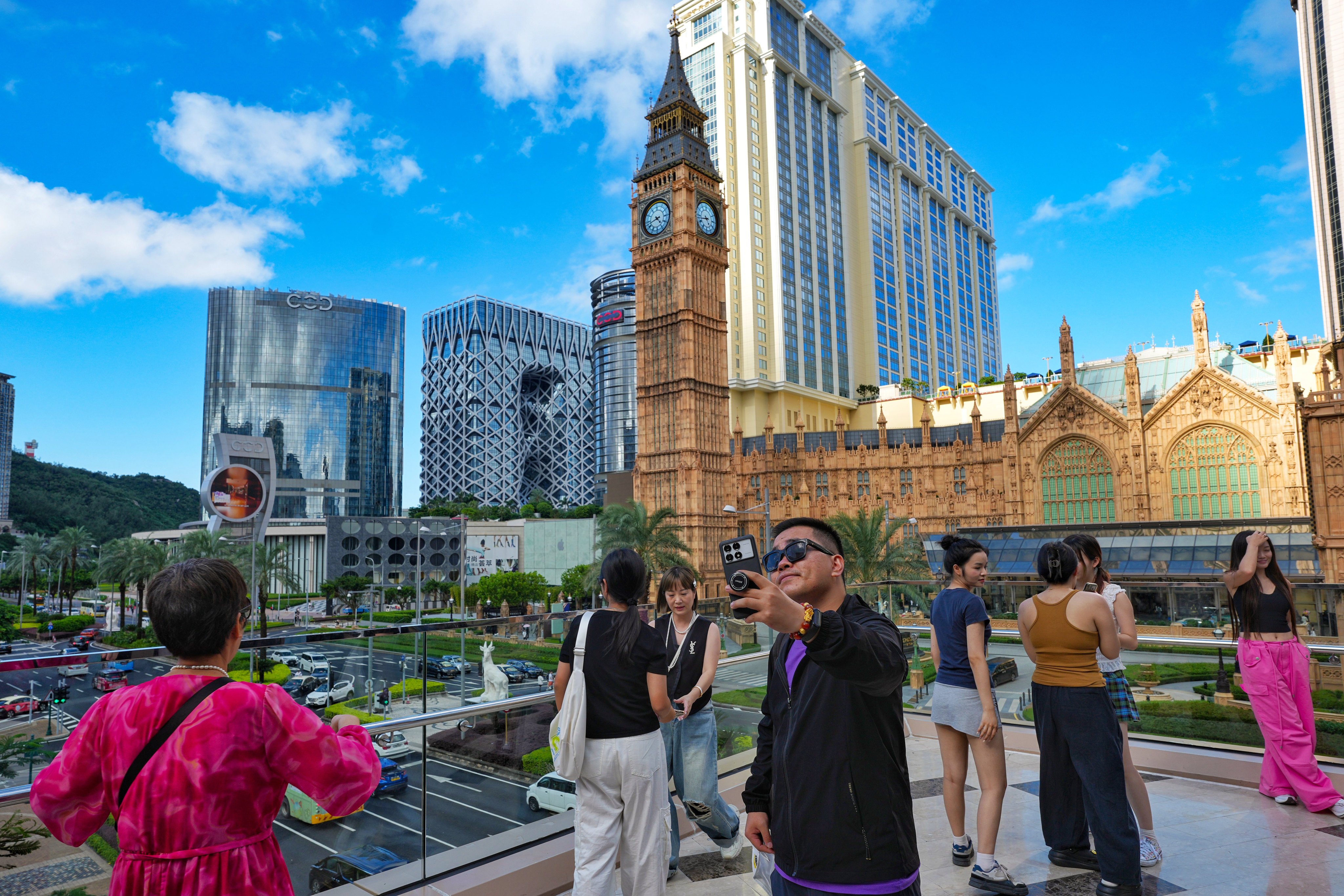 A contender for Macau’s top job has said the city is grappling with a local spending dip as residents head across the border for their weekends. Photo: Elson Li