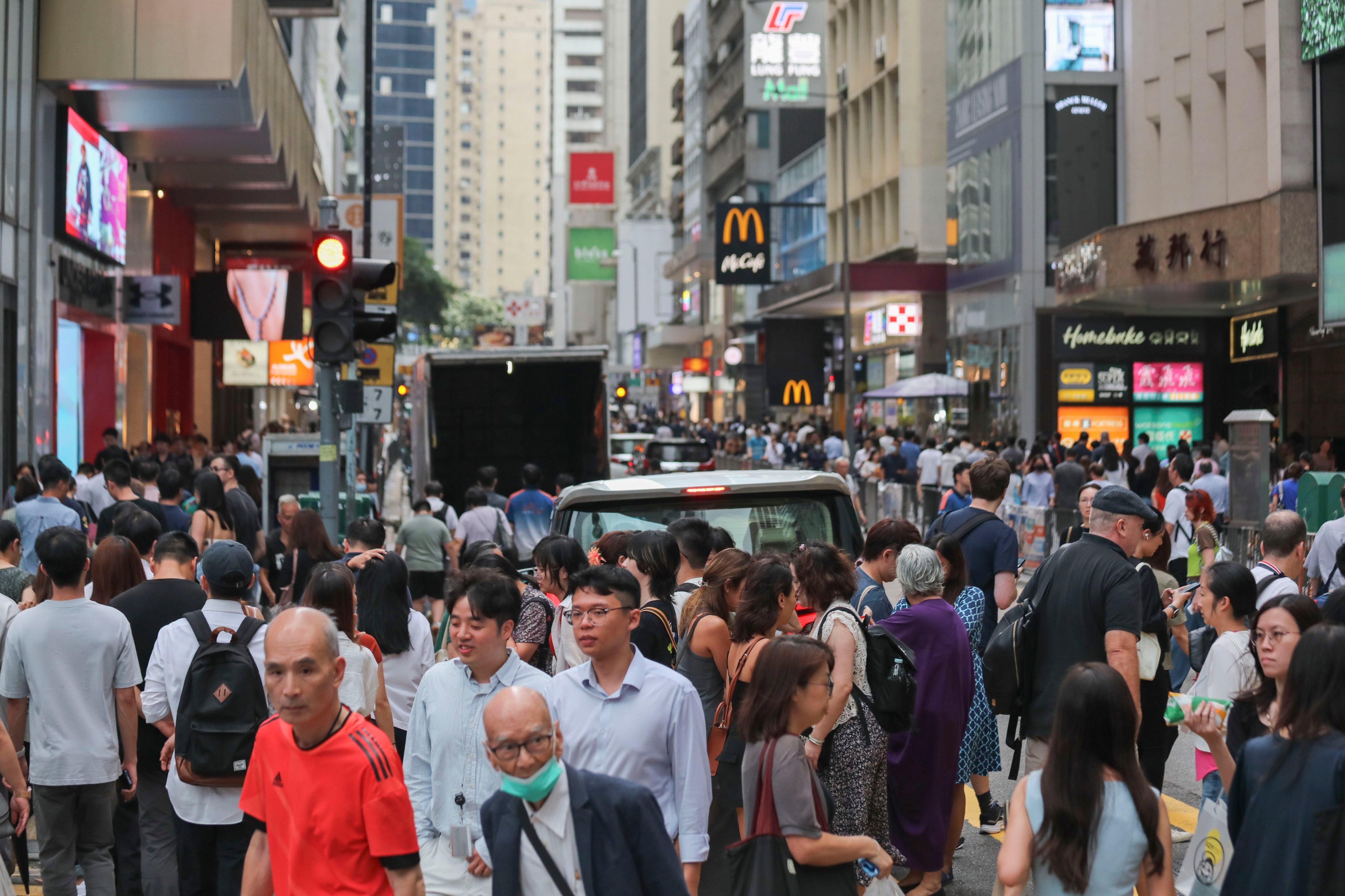 Official statistics showed that while the labour force grew by 8,900 people to 3,474,400 over successive quarters, 114,700 individuals were now unemployed, an increase of 3,000 from the previous three months. Photo: Xiaomei Chen