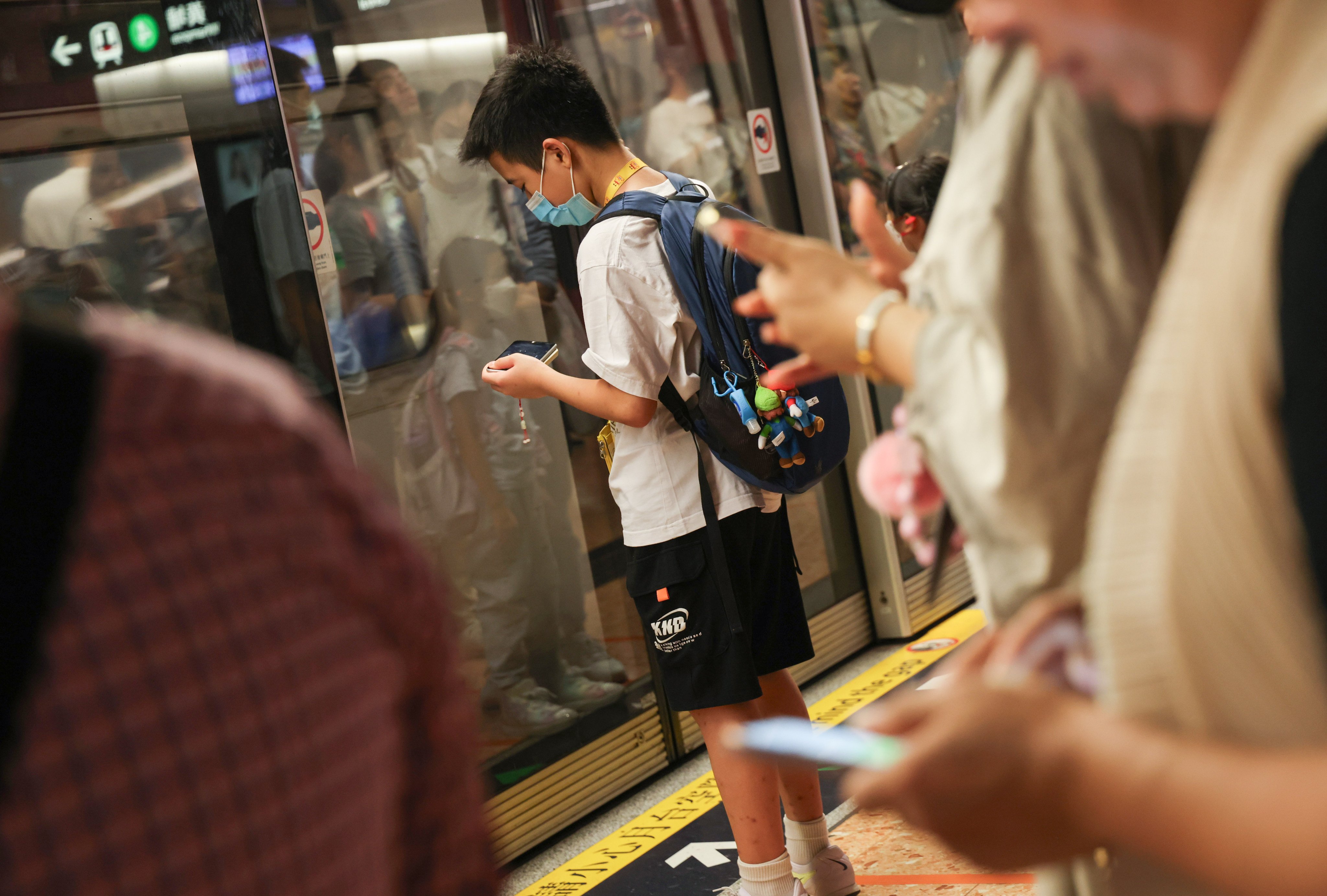 Just over half of children spent up to two hours on their gadgets every day for leisure purposes, a survey found. Photo:  Jelly Tse