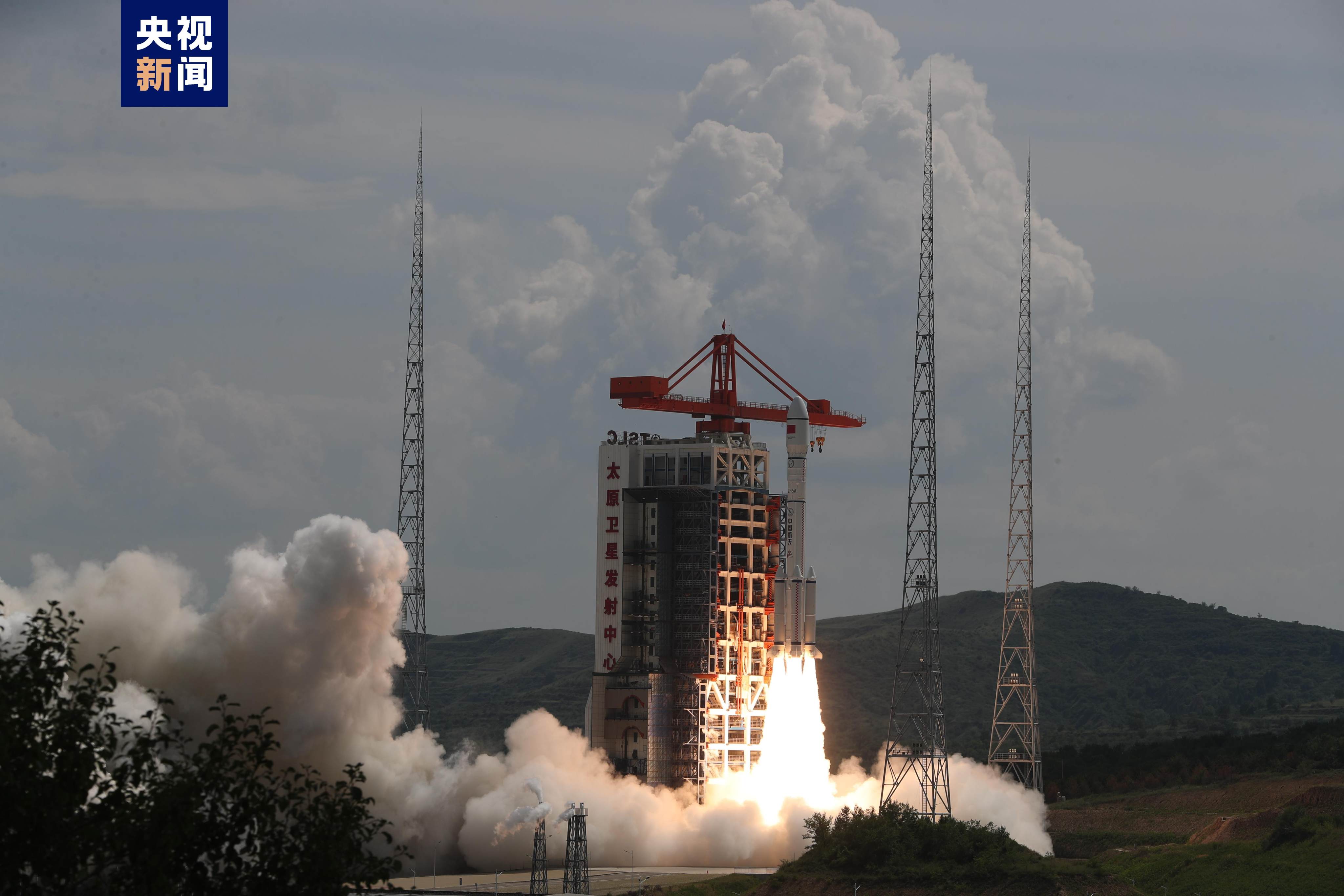 A rocket carrying satellites for China’s Qianfan Constellation blasts off from the Taiyuan Satellite Launch Centre on August 6. Photo: CCTV