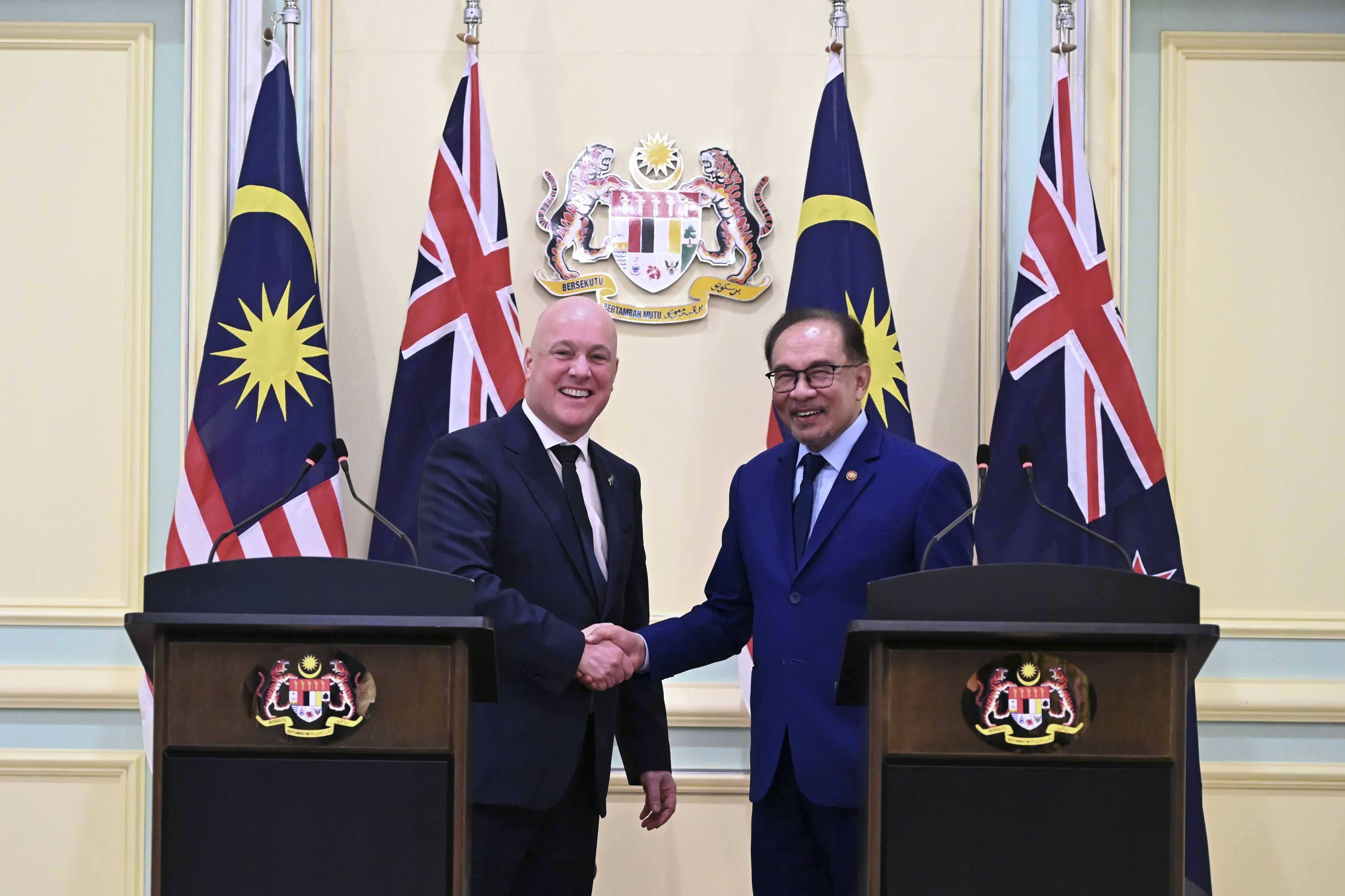 Malaysia’s PM Anwar Ibrahim and New Zealand’s PM Christopher Luxon at a welcoming ceremony in Putrajaya, Malaysia. Photo: EPA-EFE