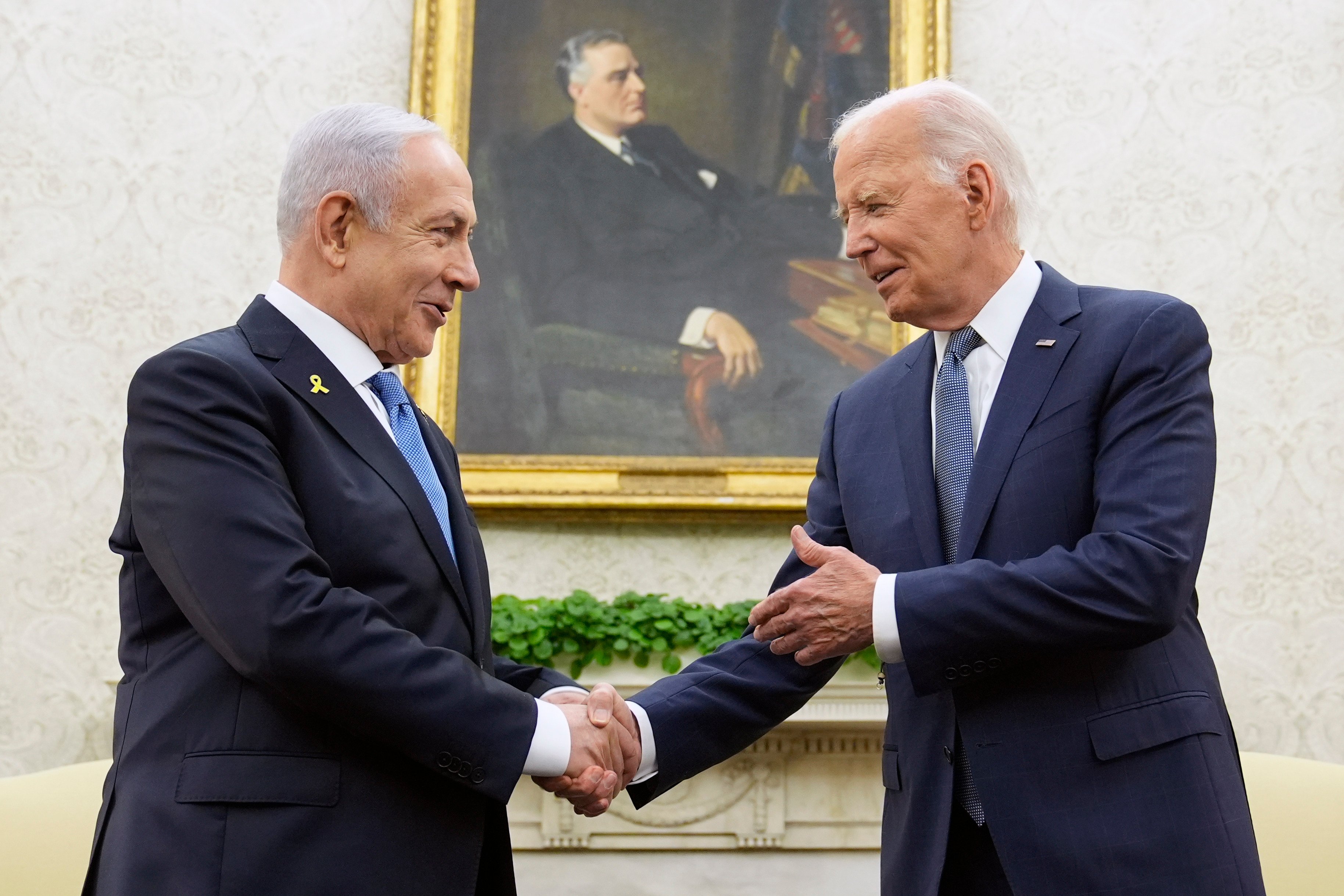 Pressure is mounting on both Israeli Prime Minister Benjamin Netanyahu (left) and US President Joe Biden to secure remaining captives’ release. Photo: AP