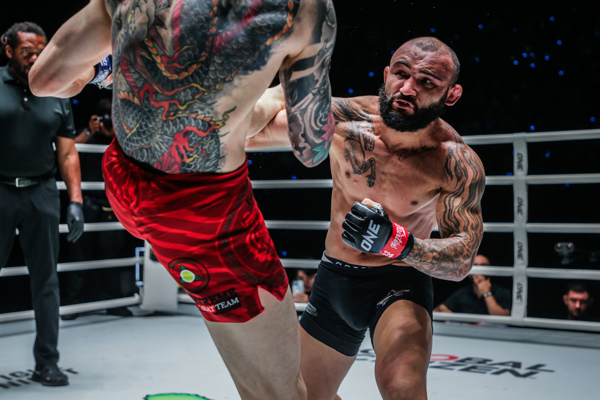 John Lineker punches Kim Jae-woong during ONE Fight Night 13. Photo: ONE Championship