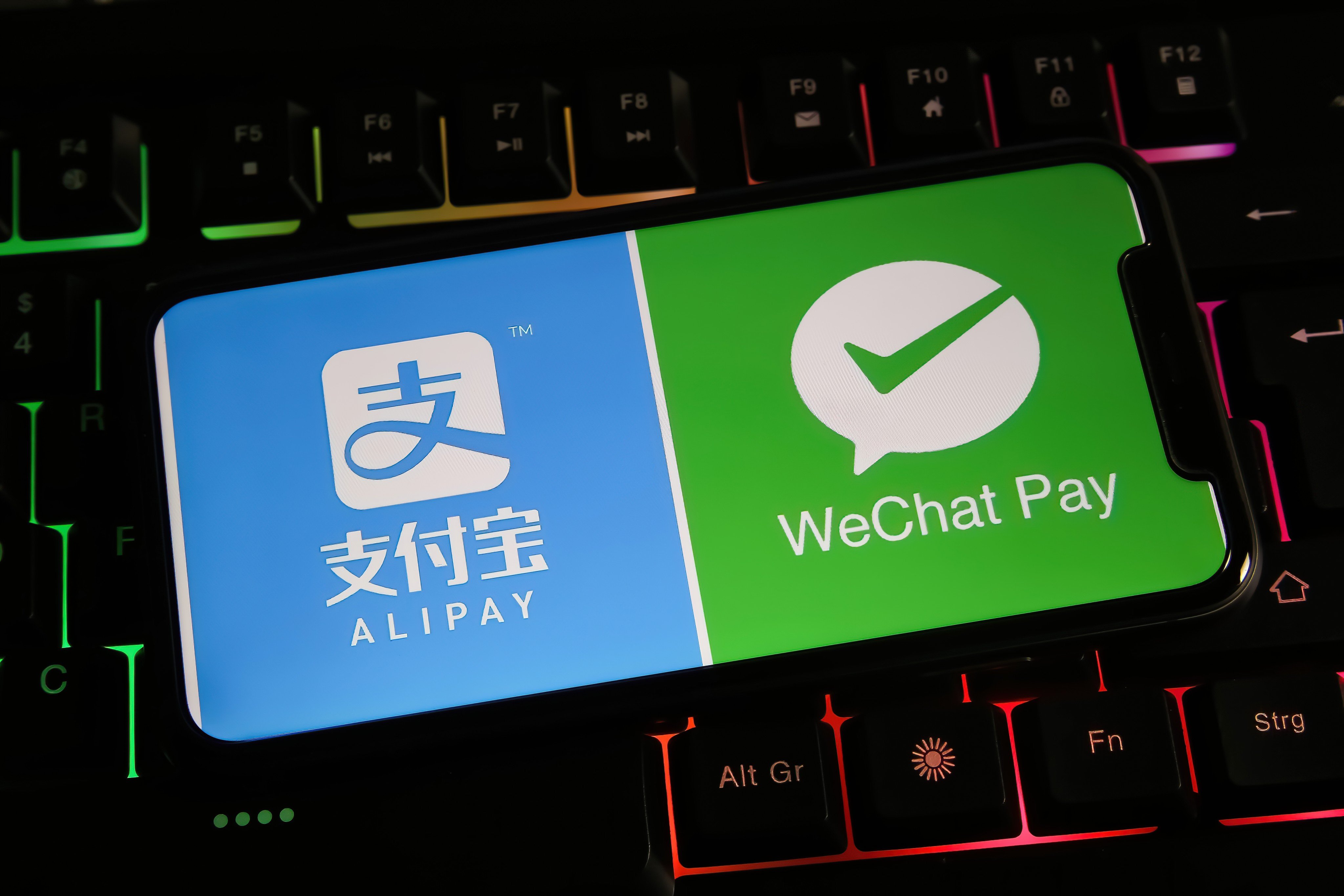 A landmark deal between Alibaba and Tencent will finally bring WeChat Pay to Taobao and Tmall, which have largely been limited to Alipay. Photo: Shutterstock