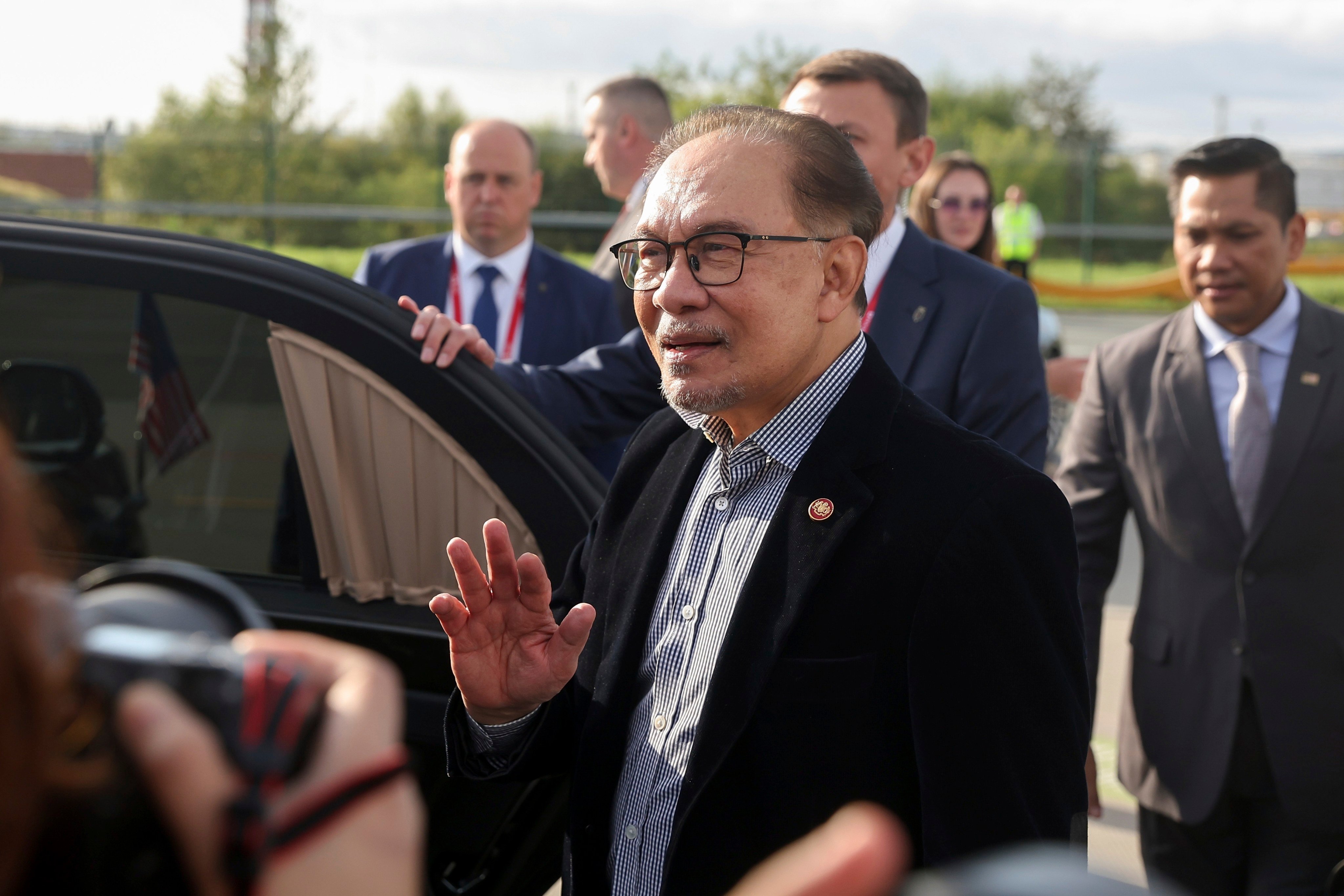 Malaysia’s Prime Minister Anwar Ibrahim arrives at the international airport in Vladivostok, Russia for a two-day visit in which he will meet Putin. Photo: AP