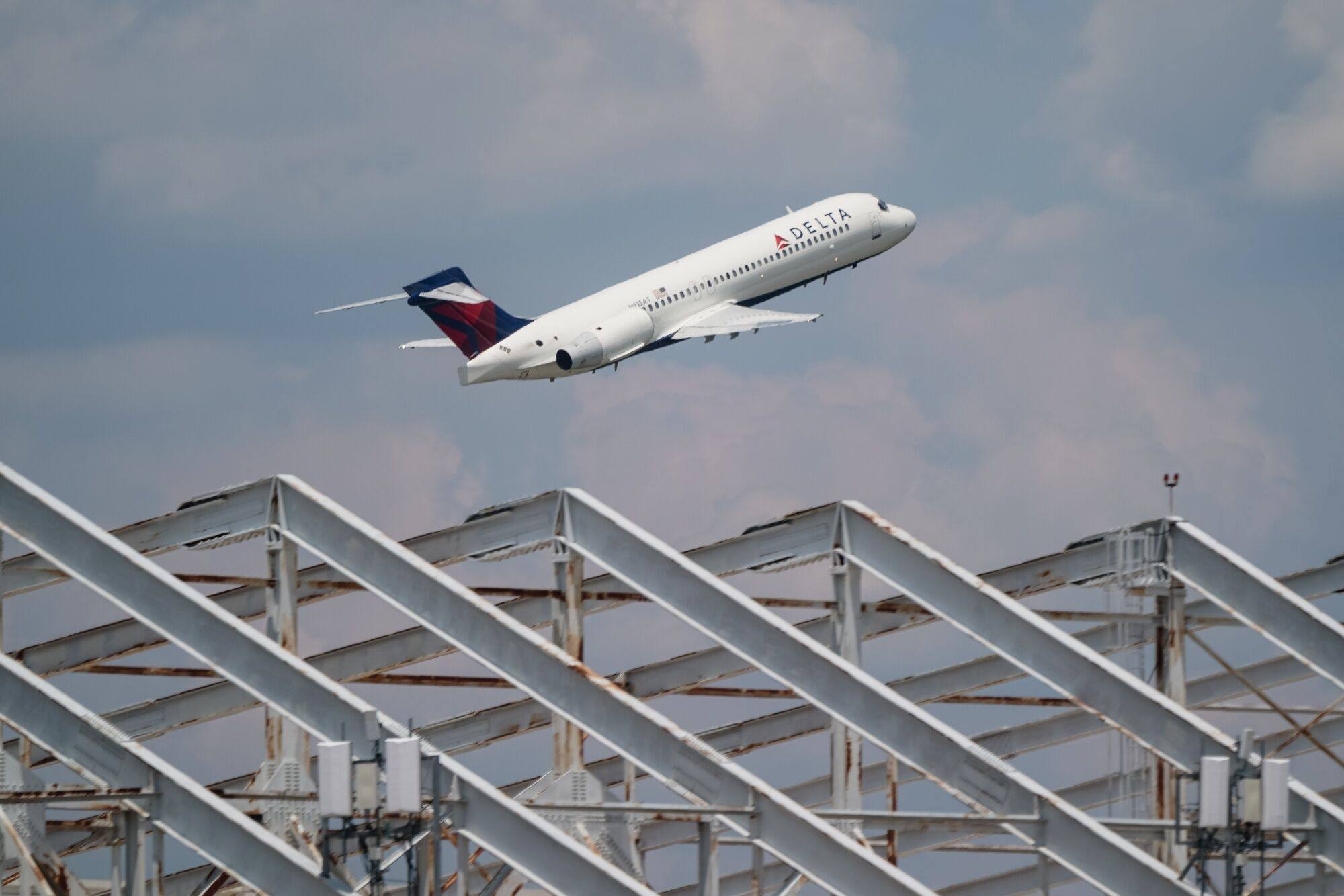 Flying across multiple time zones triggers jet lag. So how to fight it? Photo: Bloomberg